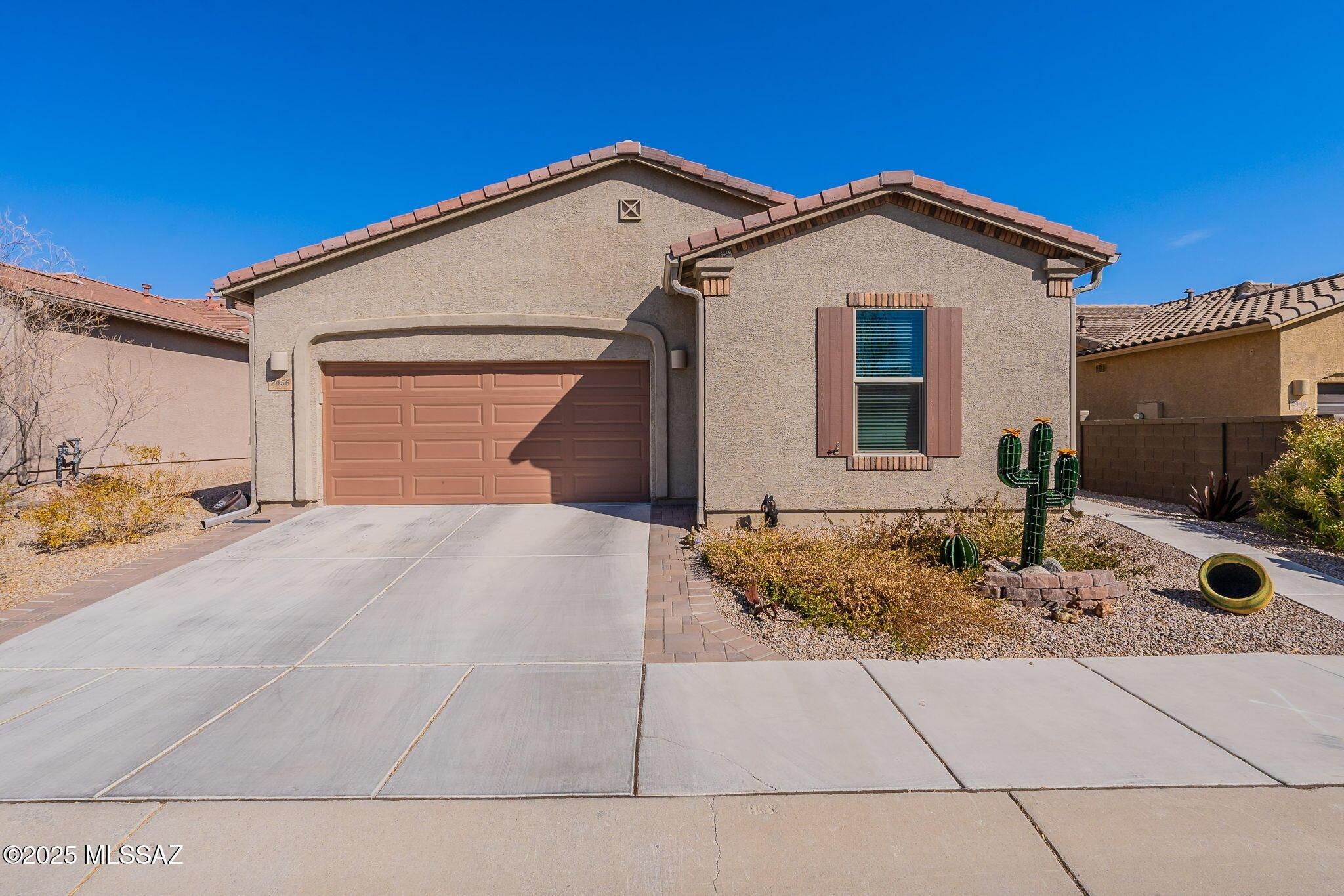 W Bassett Peak Dr, Green Valley, AZ 85622