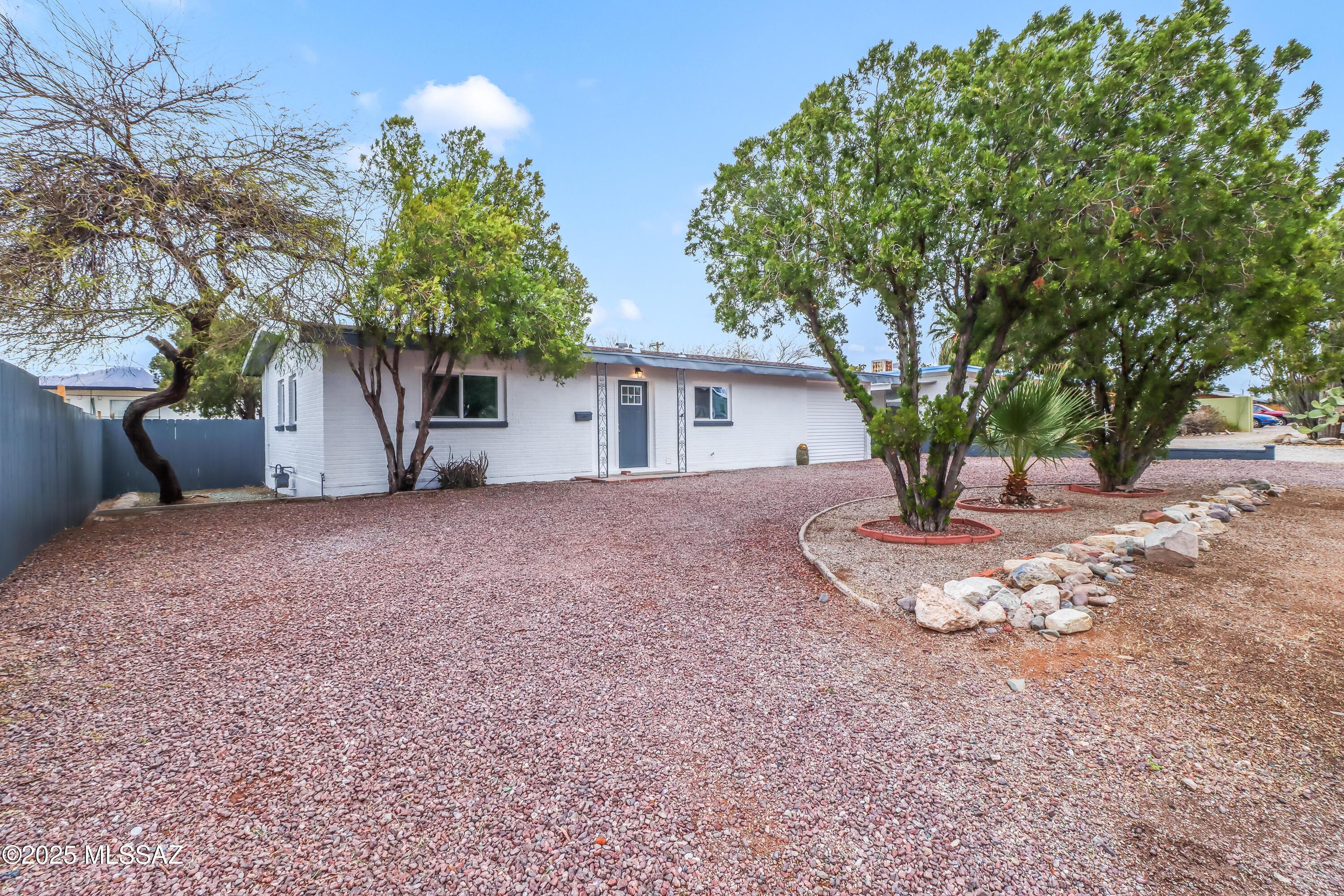 E 2nd St, Tucson, AZ 85711