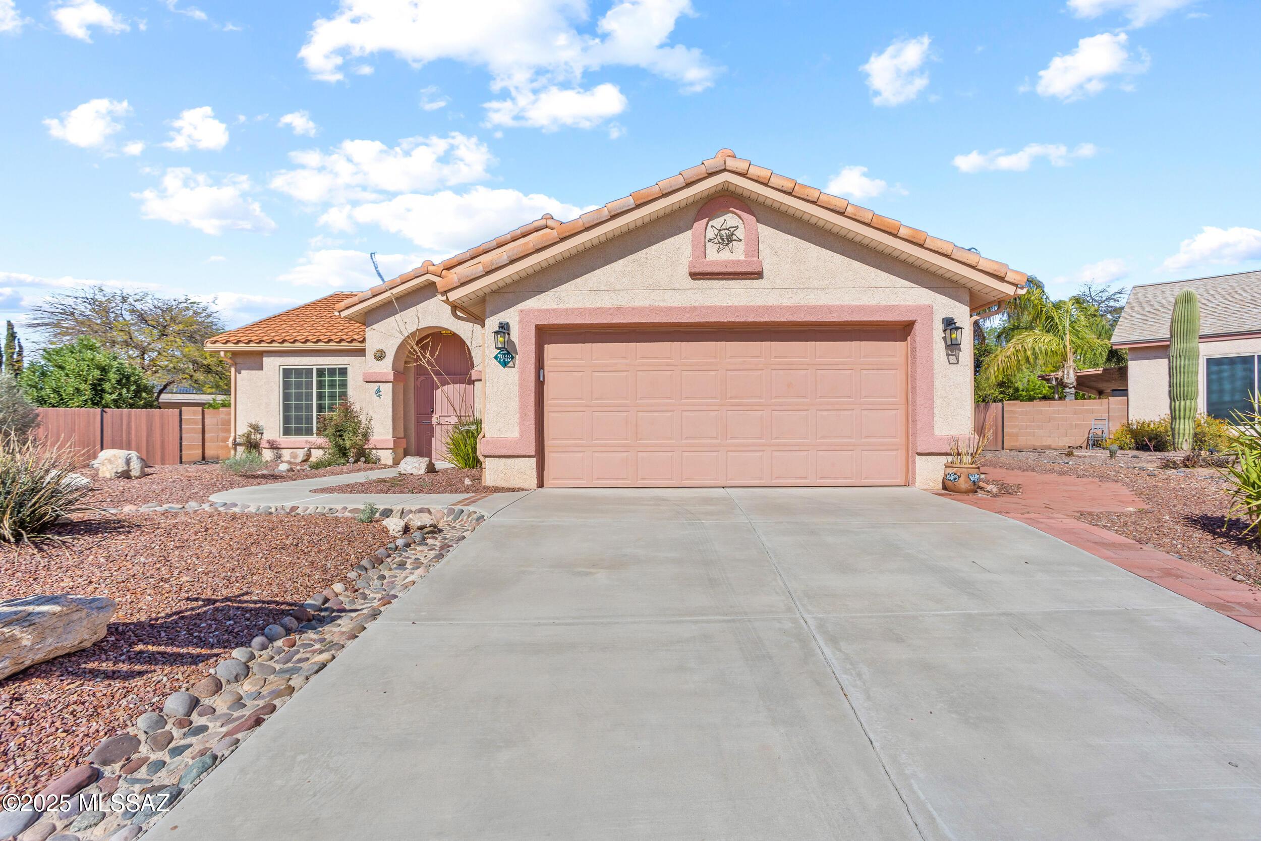 N Capella Ct, Tucson, AZ 85741