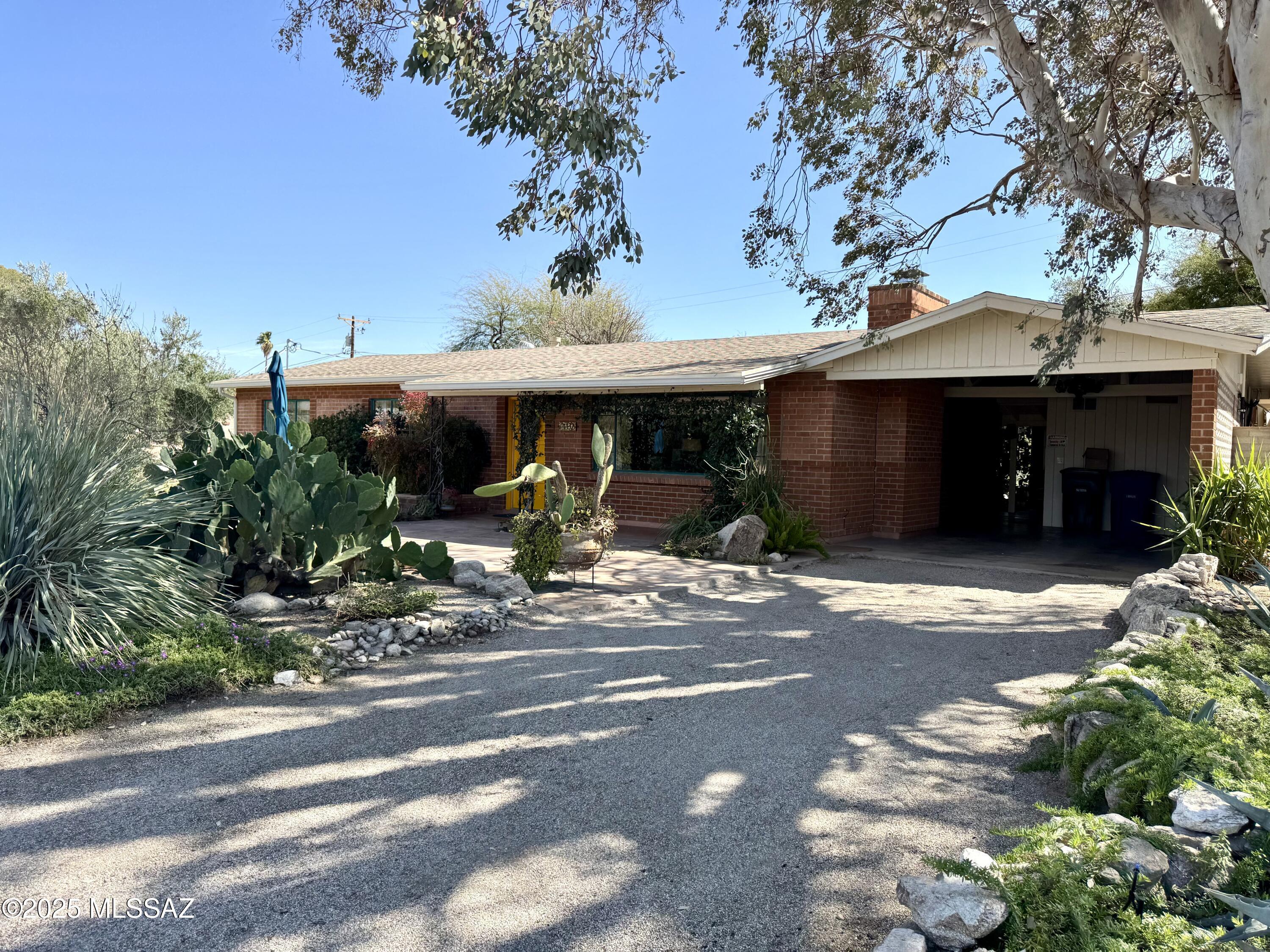 E 7th St, Tucson, AZ 85711