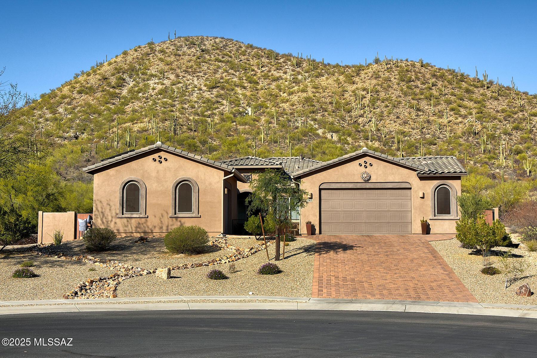 S Castar Dr, Tucson, AZ 85745