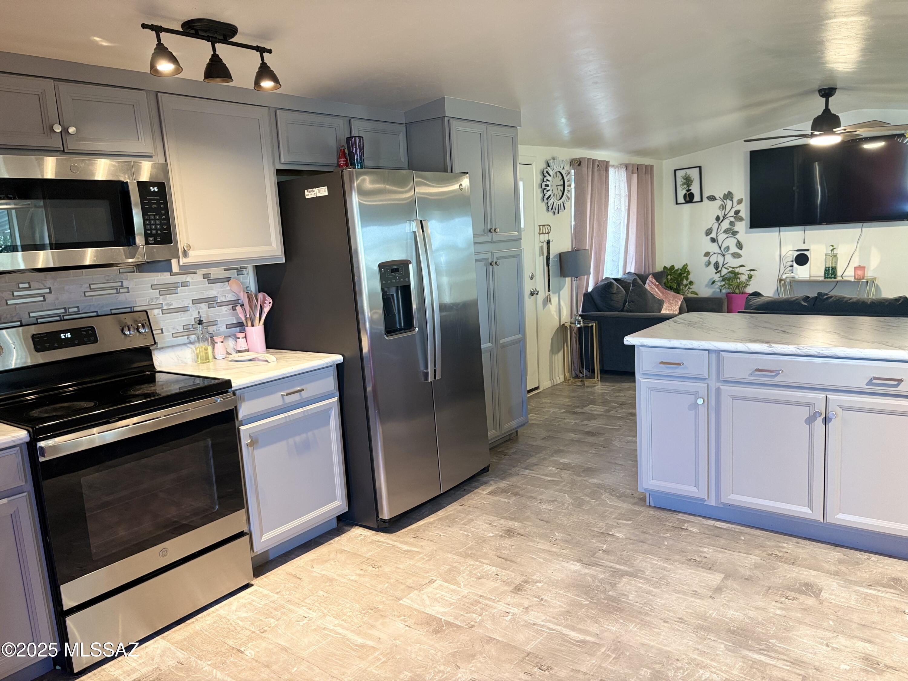 N Royal Palm Dr, Tucson, AZ 85705