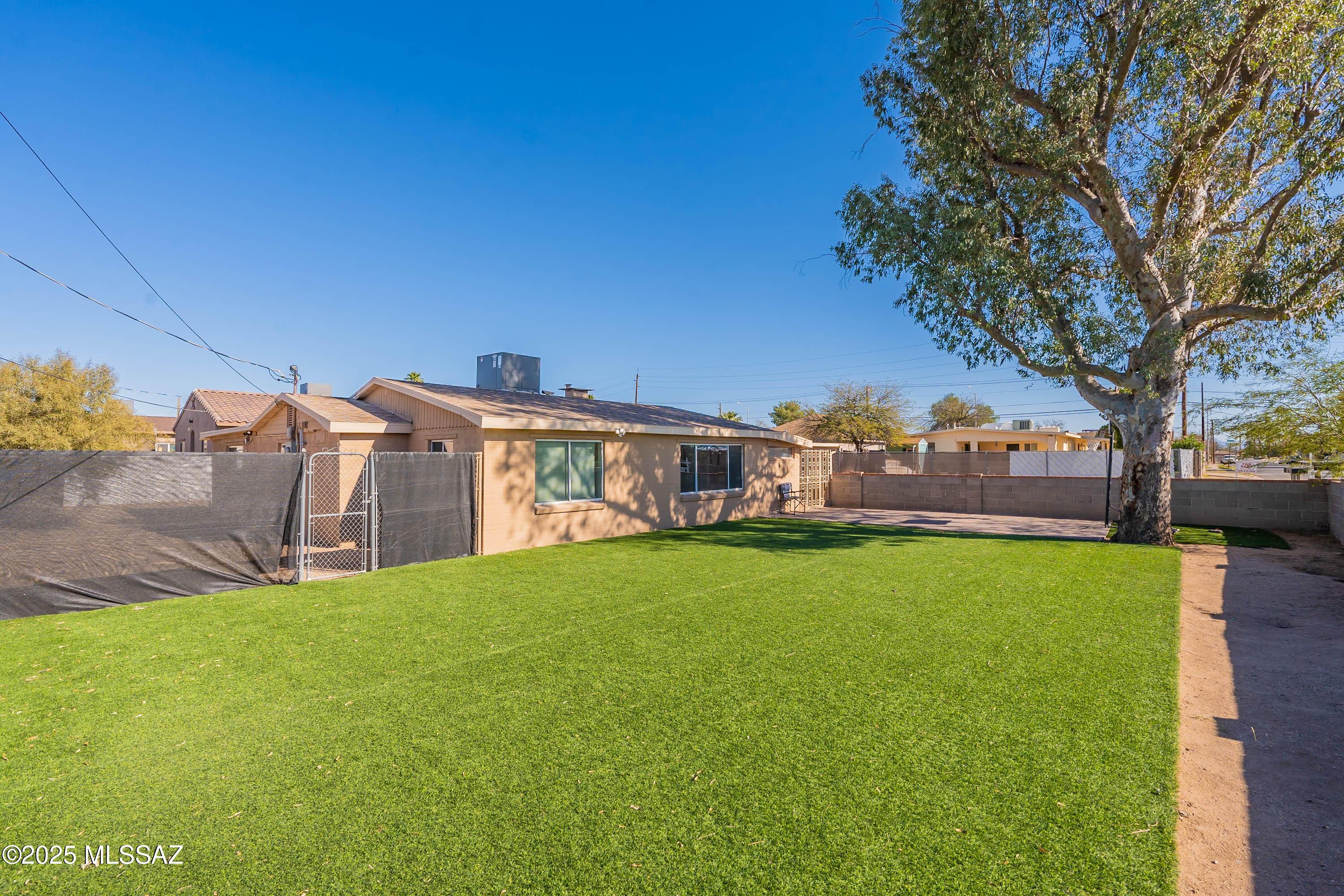 S Jefferson Ave, Tucson, AZ 85711