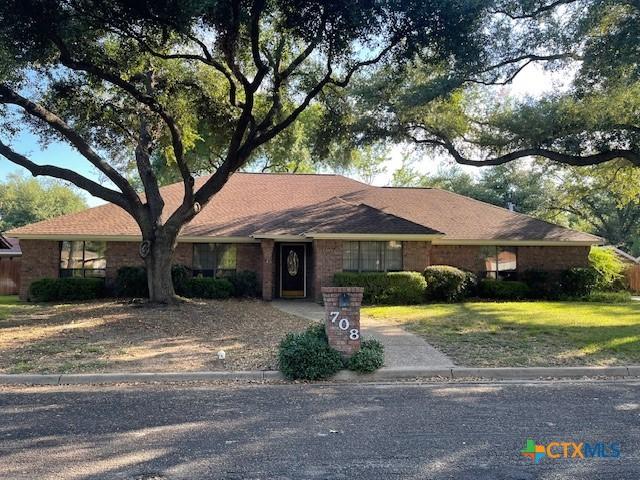 E 16th St, Cameron, TX 76520