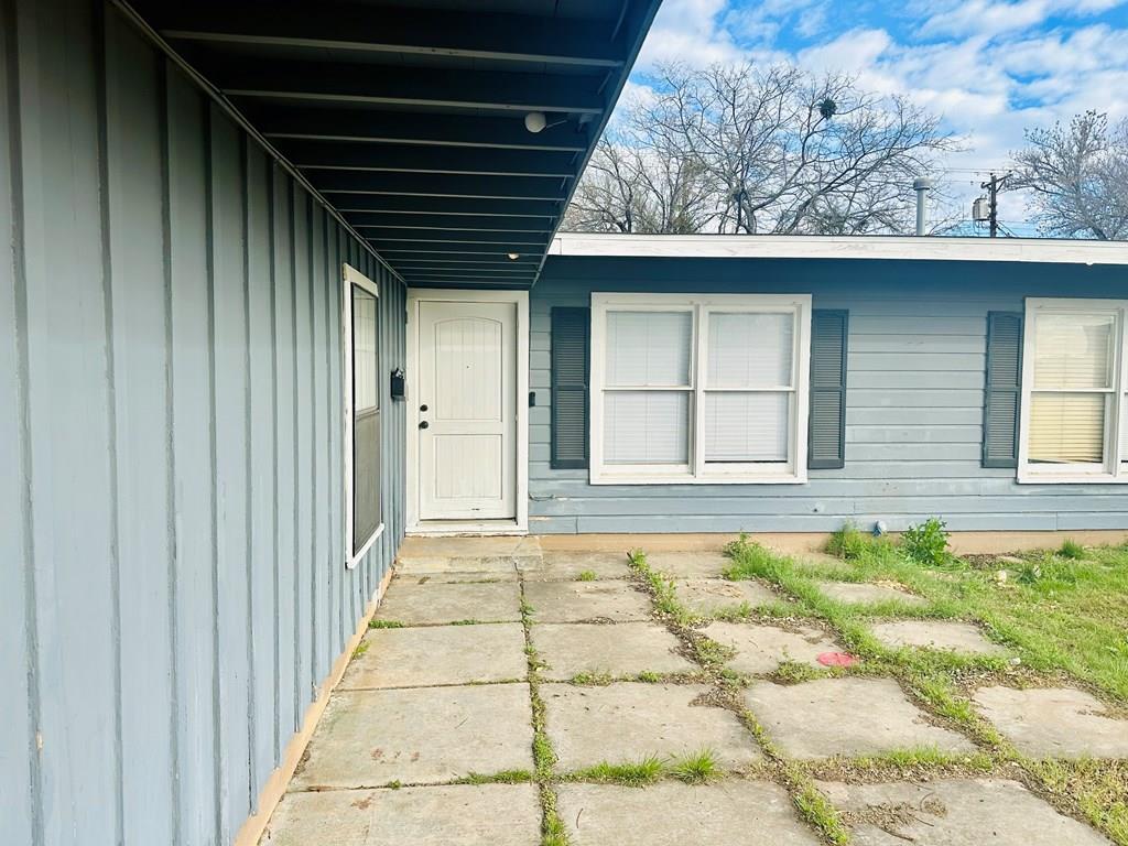 W Harris Ave, San Angelo, TX 76901