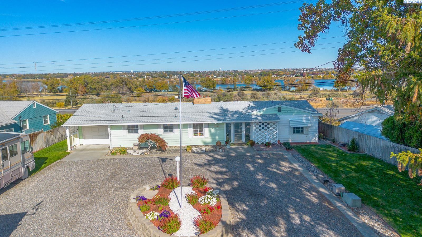 W Yellowstone Ave, Kennewick, WA 99336