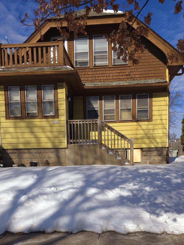 W Keefe Ave, Milwaukee, WI 53206