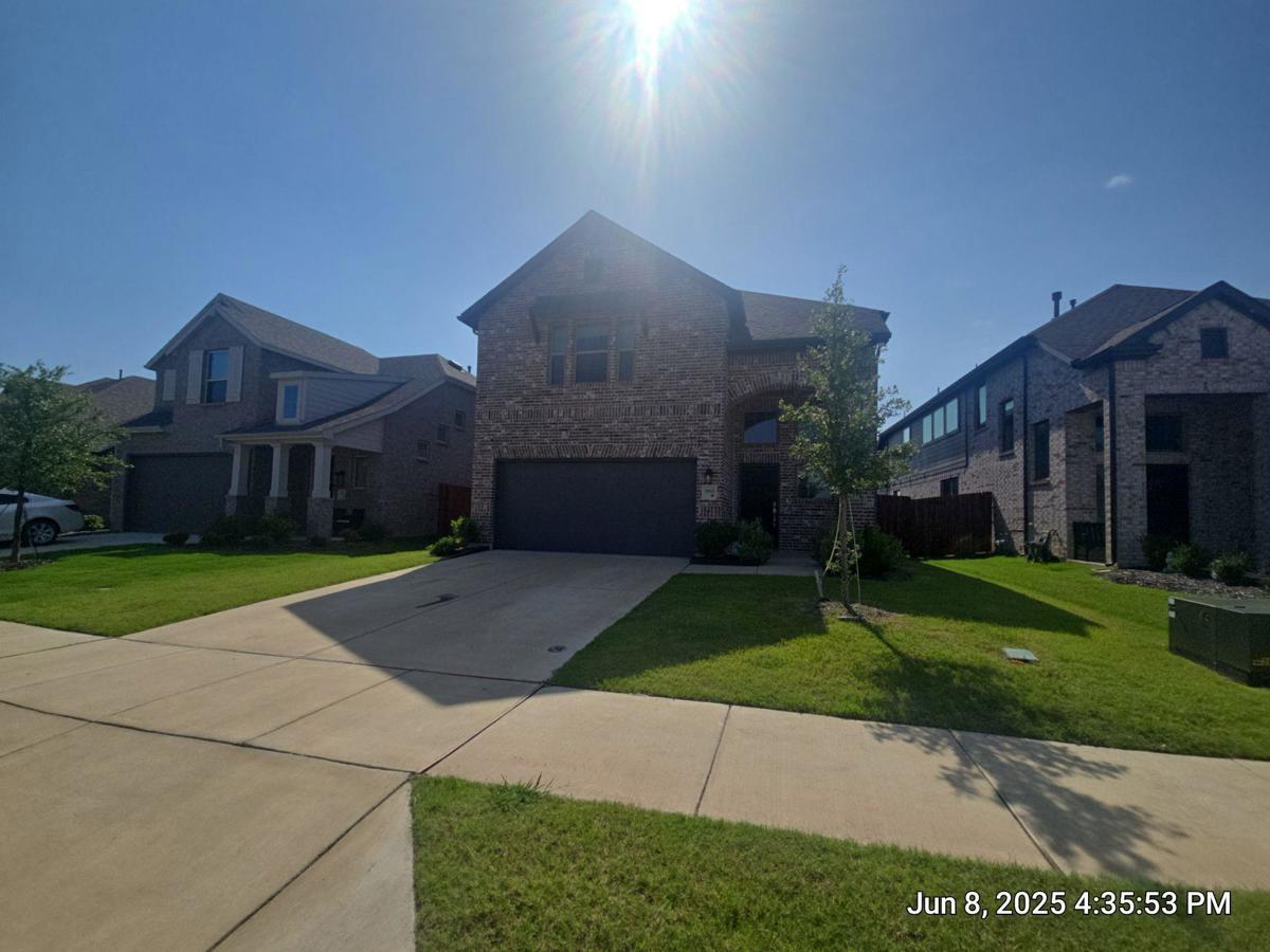 Mercedes Bnd, Forney, TX 75126