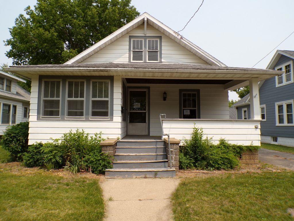W 3rd St, Dixon, IL 61021