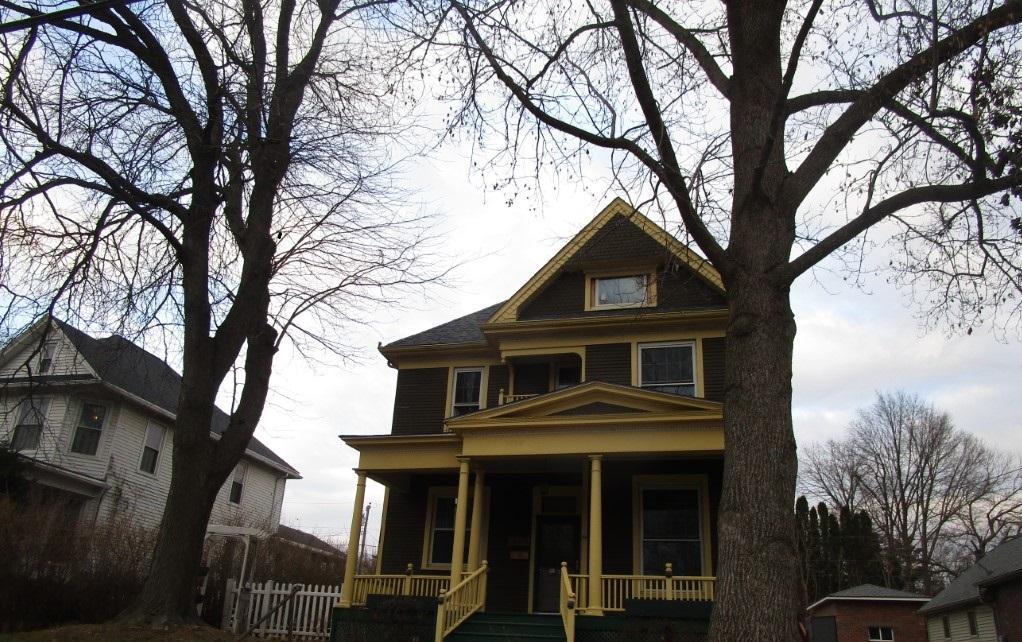 Mulberry Ave, Muscatine, IA 52761
