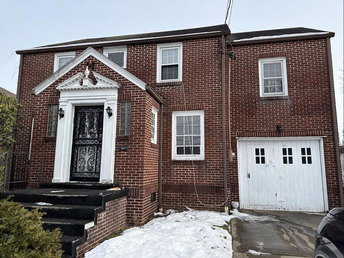 Milford St, Clarksburg, WV 26301