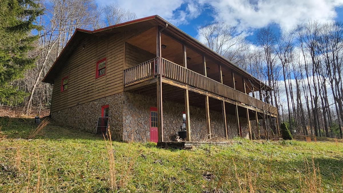 Winters Ln, Newland, NC 28657