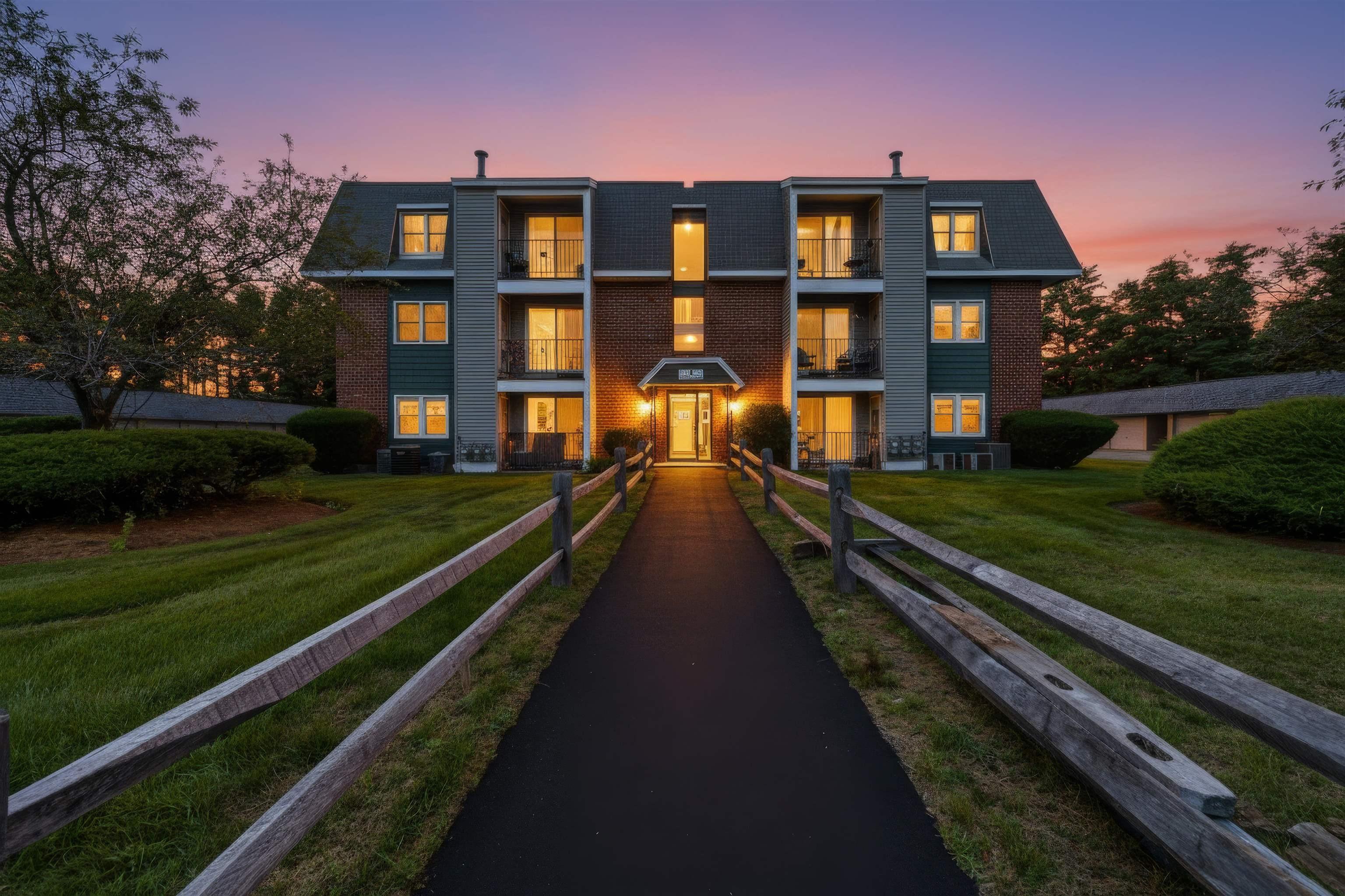 Roedean Dr, Nashua, NH 03063