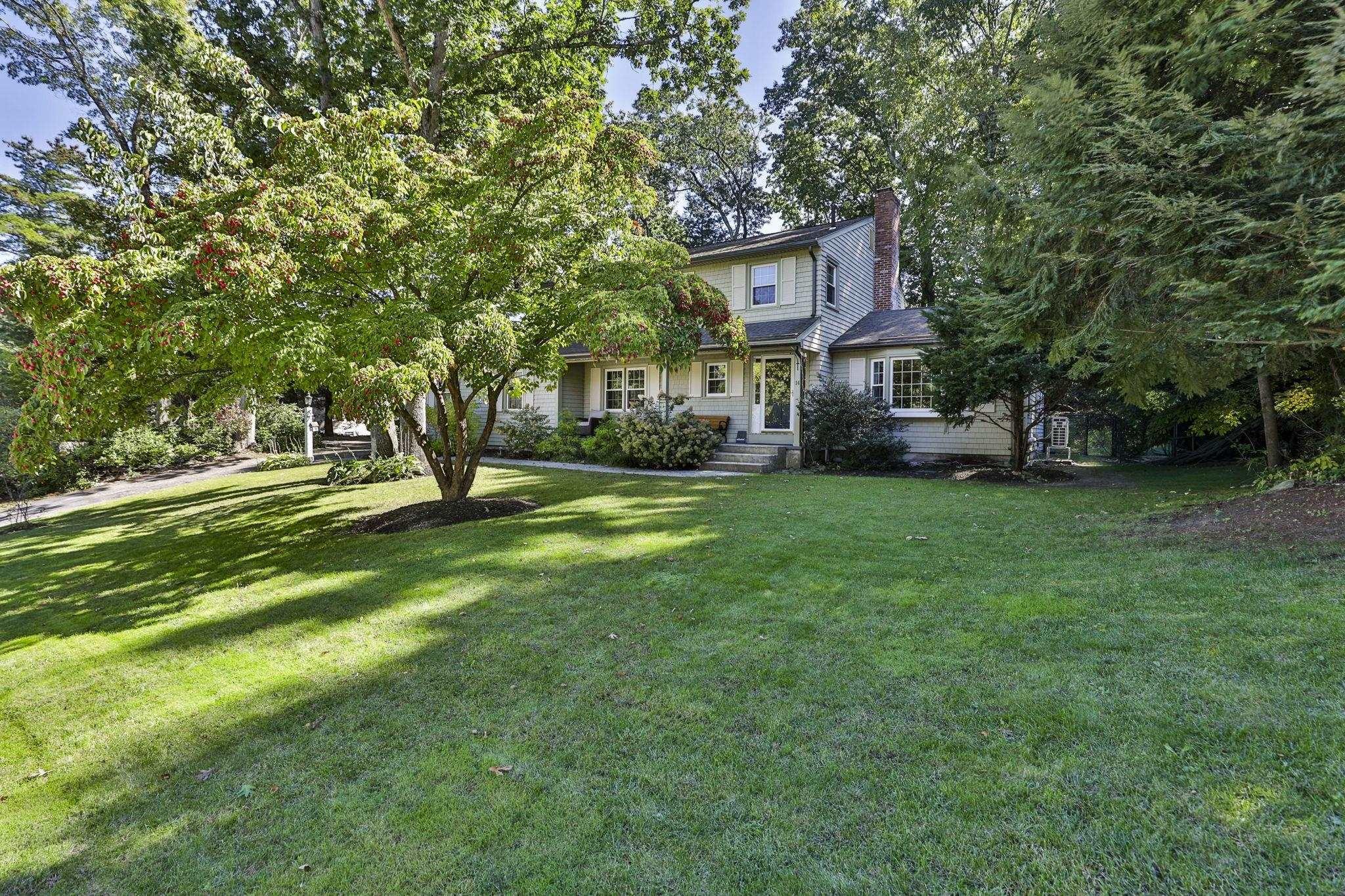 Birch Hill Dr, Nashua, NH 03063