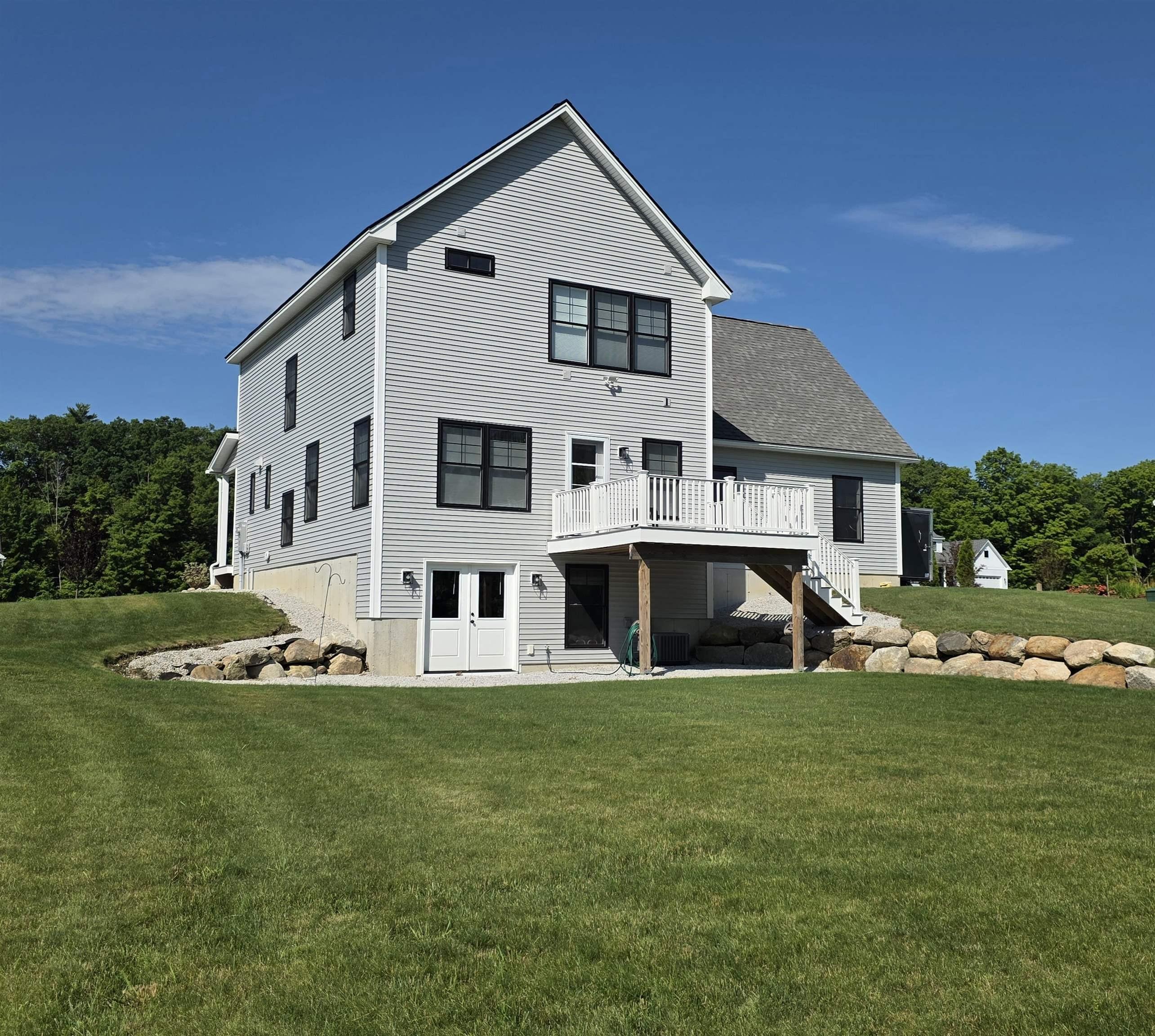 Blane Cir, Pembroke, NH 03275