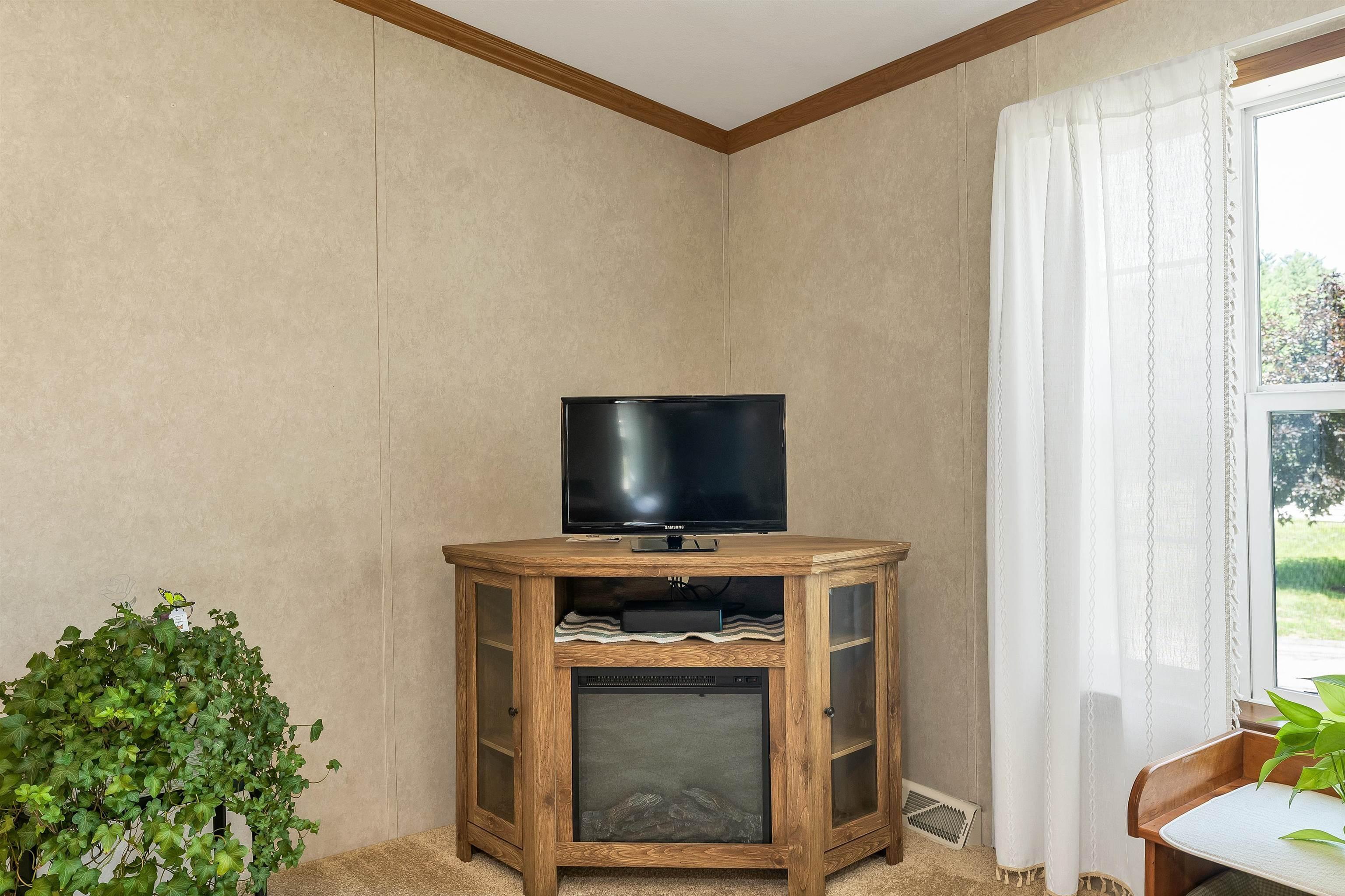 Lilac Dr, Rochester, NH 03867