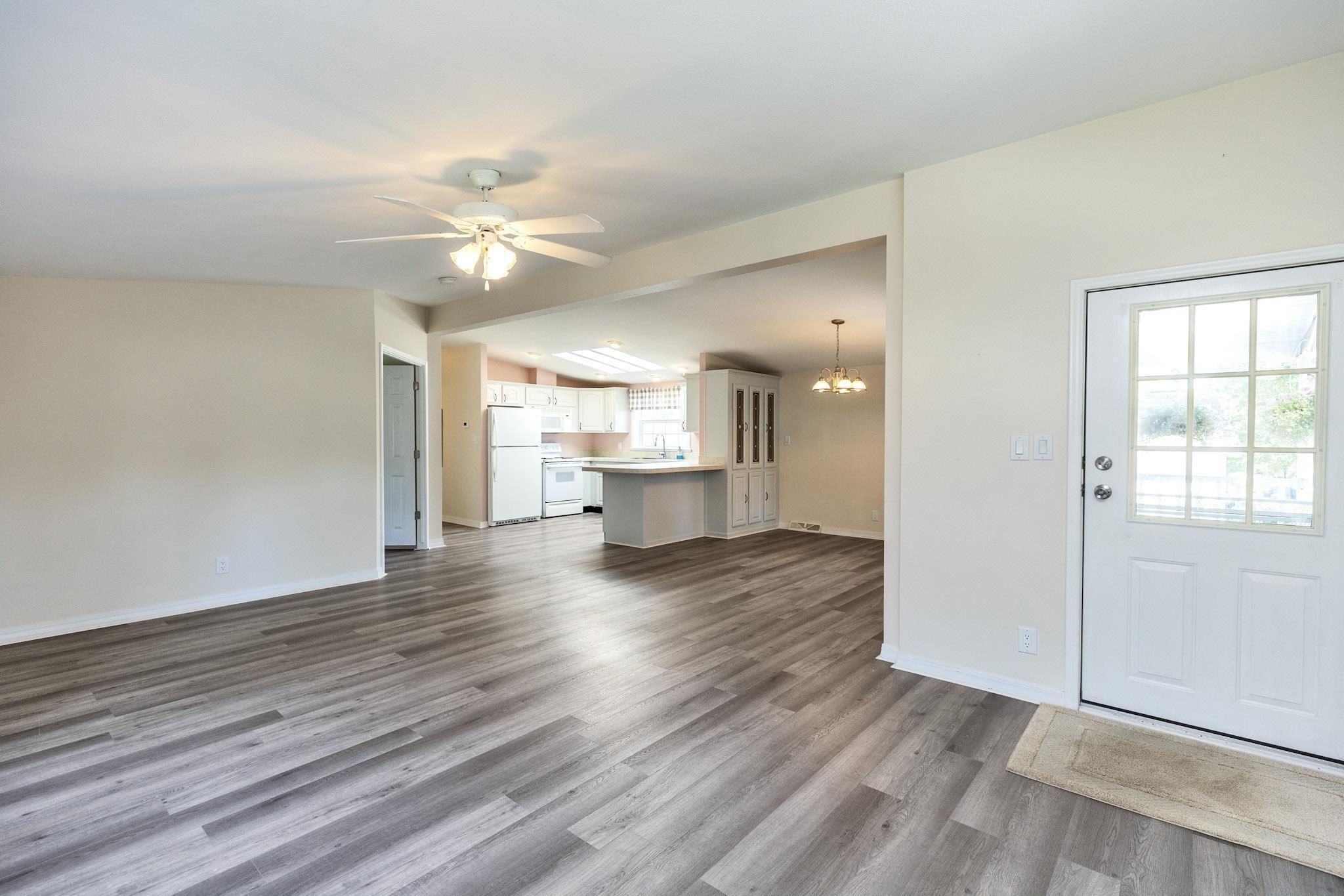 Stagecoach Way, Manchester, NH 03104