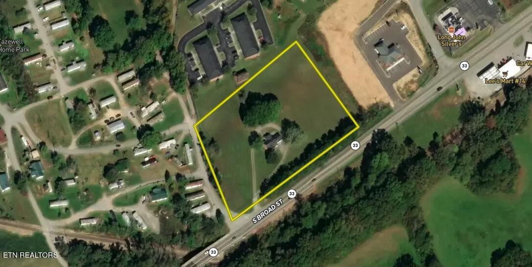 S Broad St, New Tazewell, TN 37825