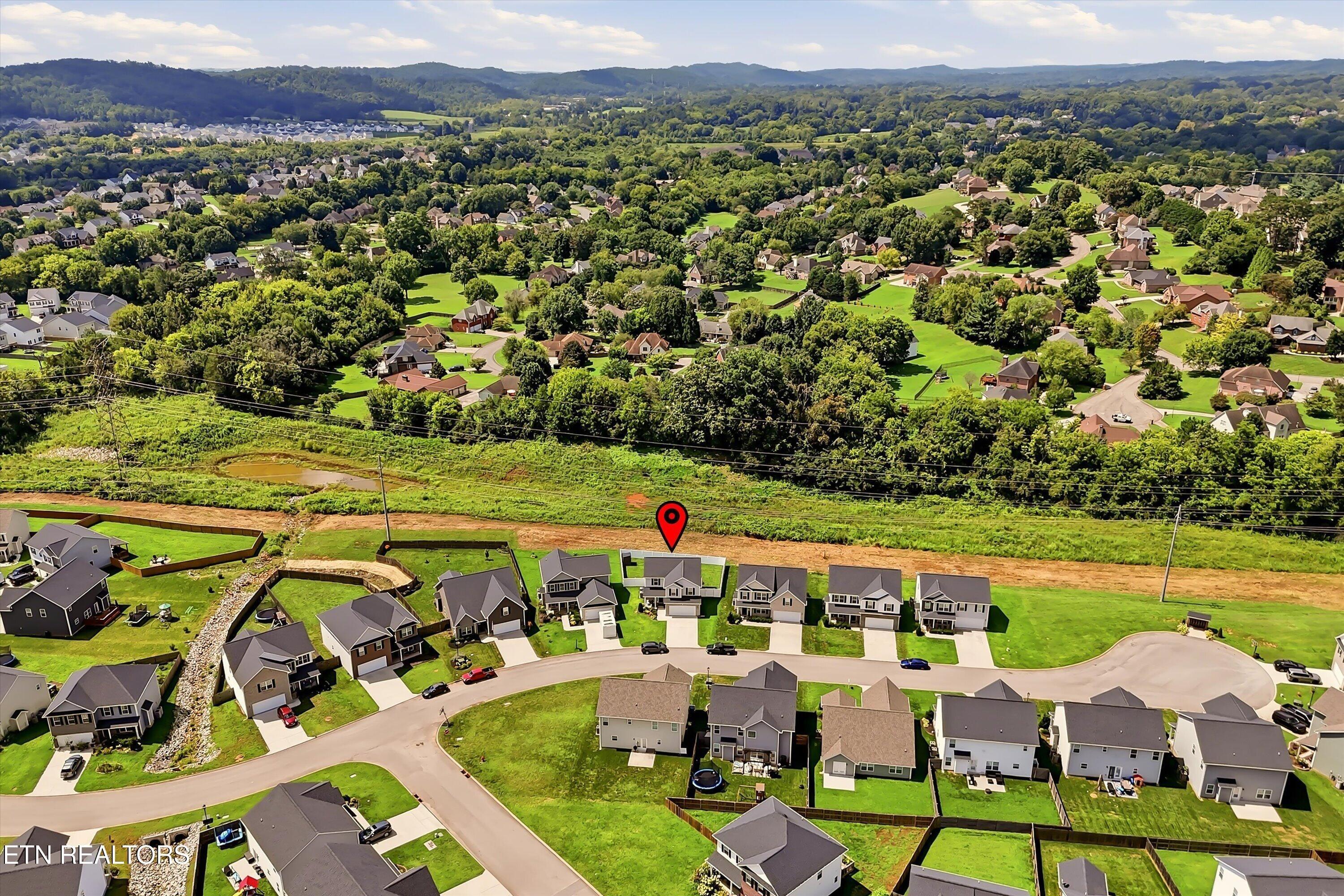 Stoneyhurst Ln, Knoxville, TN 37918