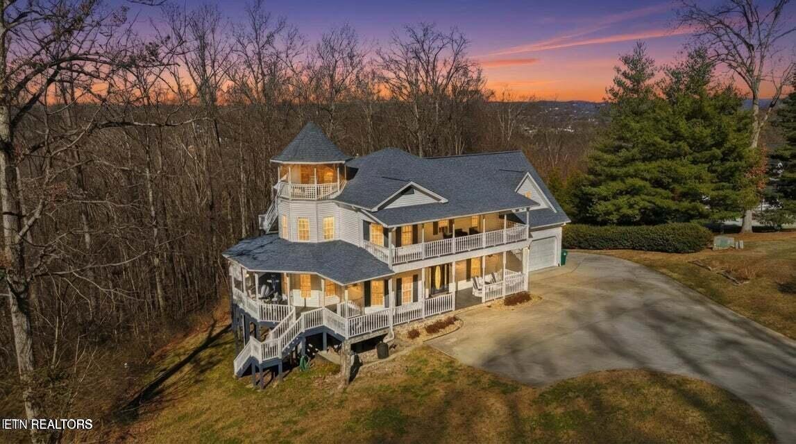 Arapahoe Ln, Knoxville, TN 37918