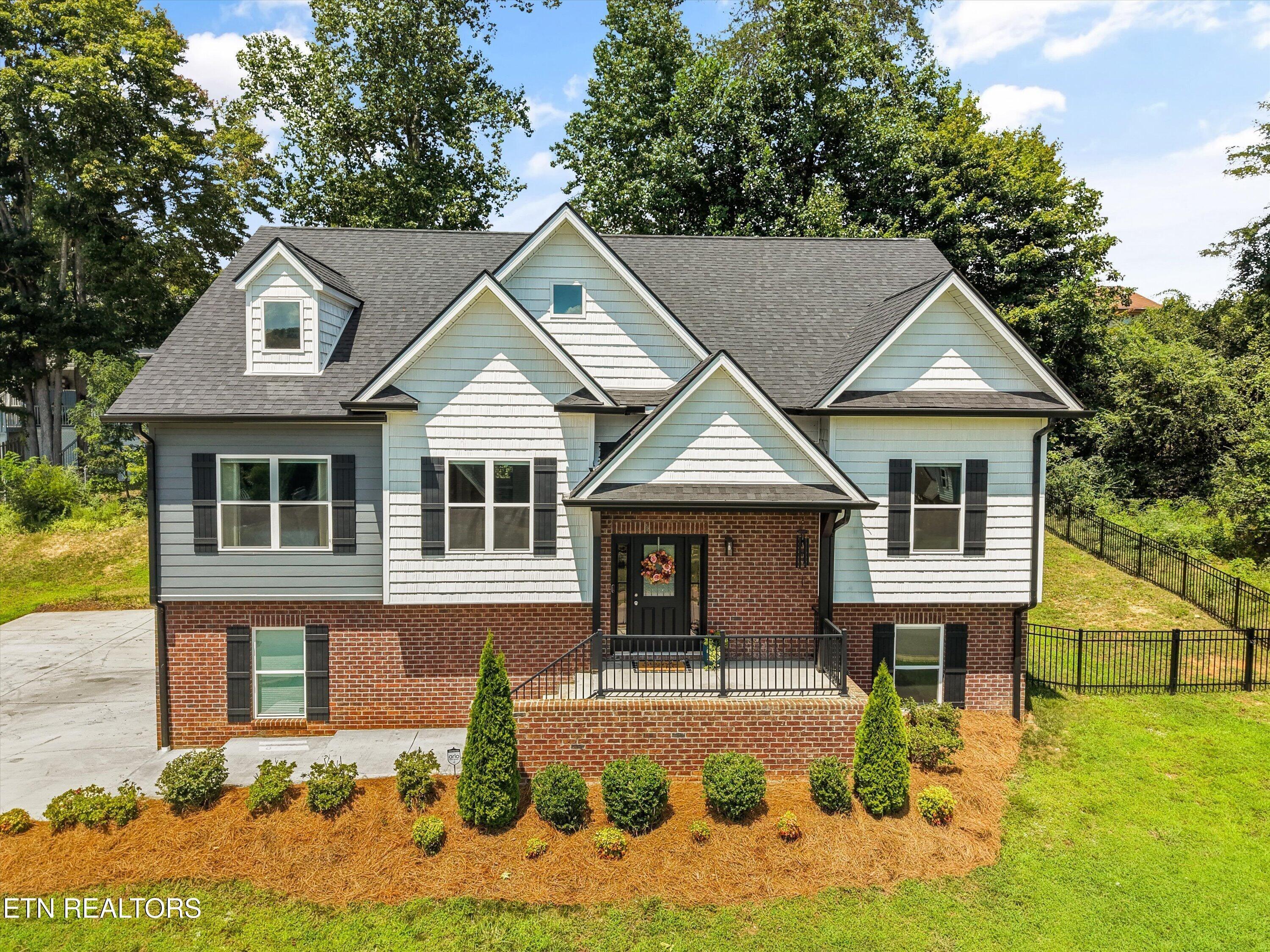 Crossroads Blvd, Oak Ridge, TN 37830