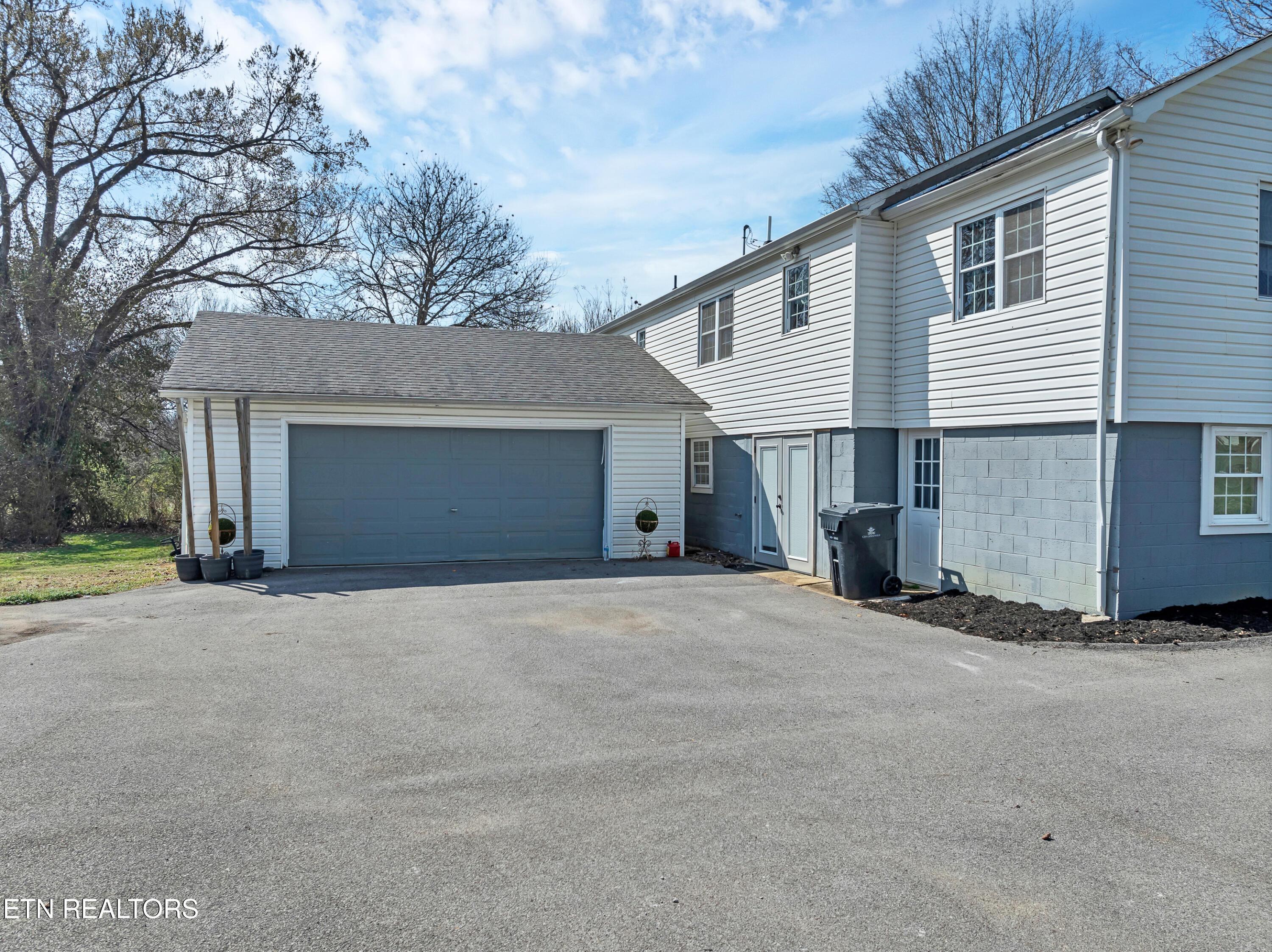 Lindy Dr, Knoxville, TN 37920