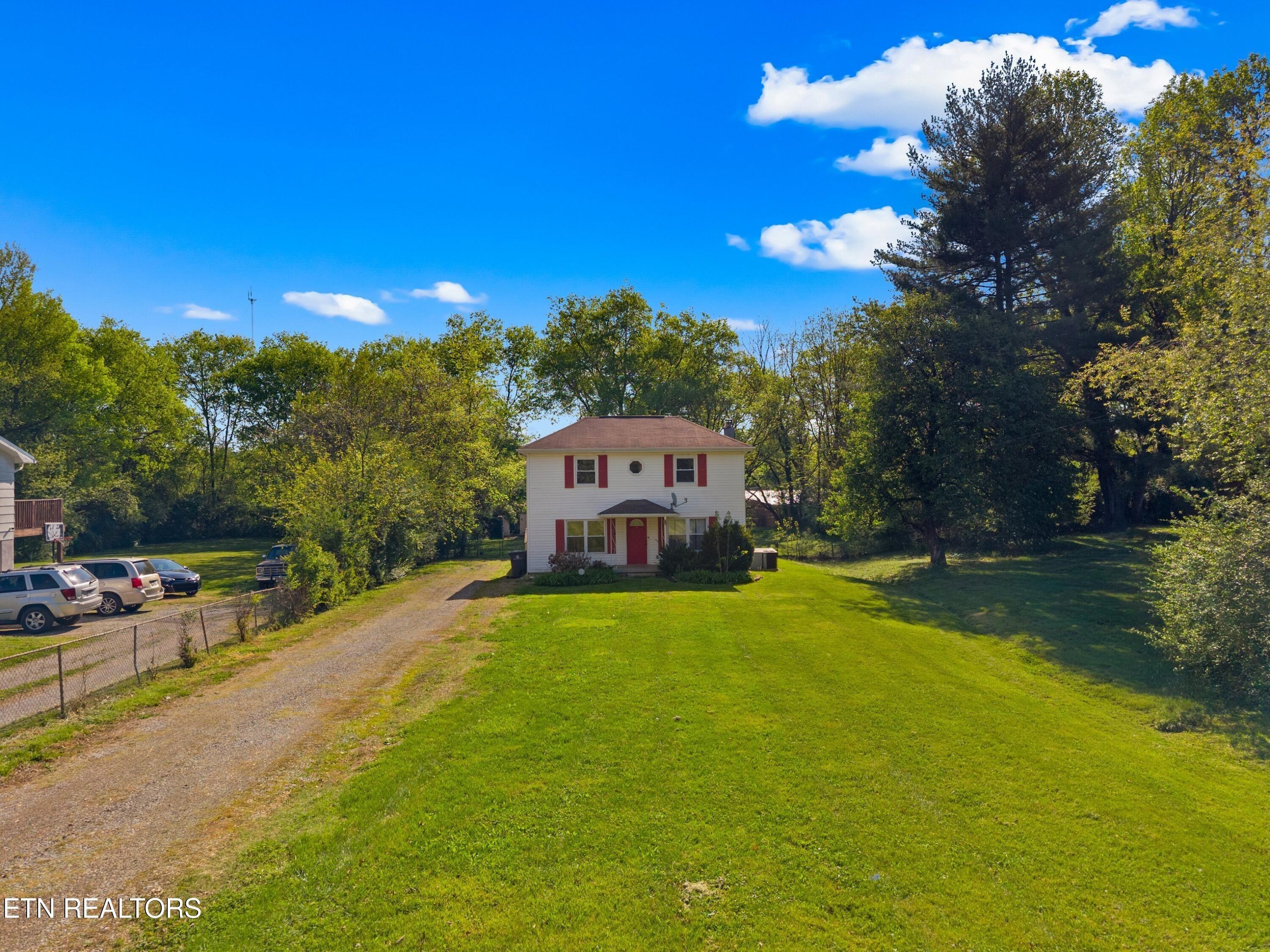 Sunny Ln, Knoxville, TN 37912