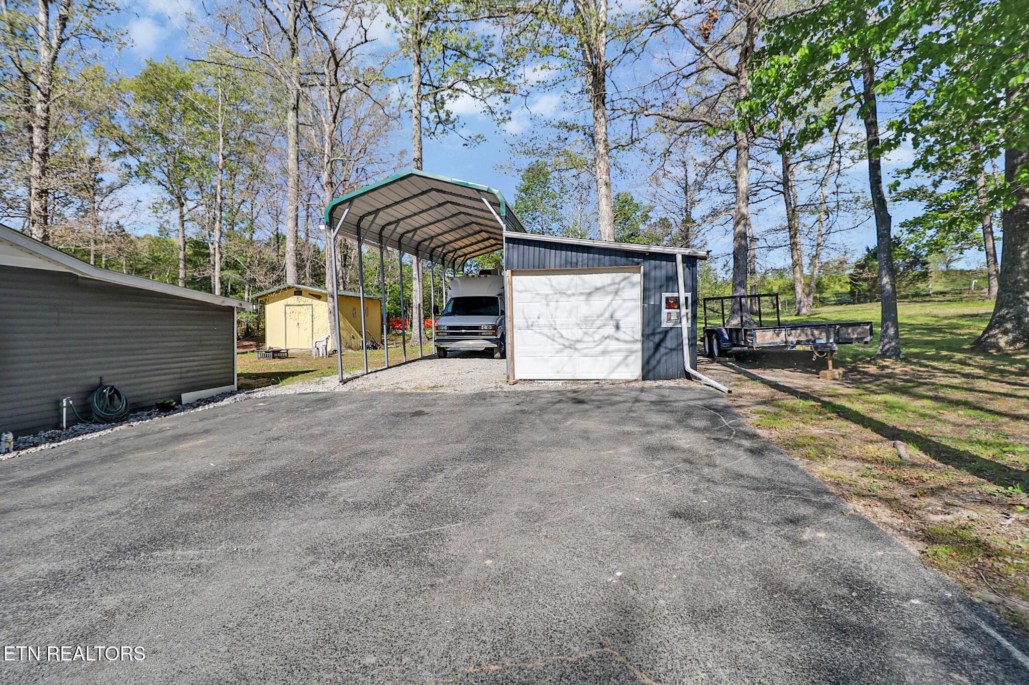 Trimmer Ln, Jamestown, TN 38556