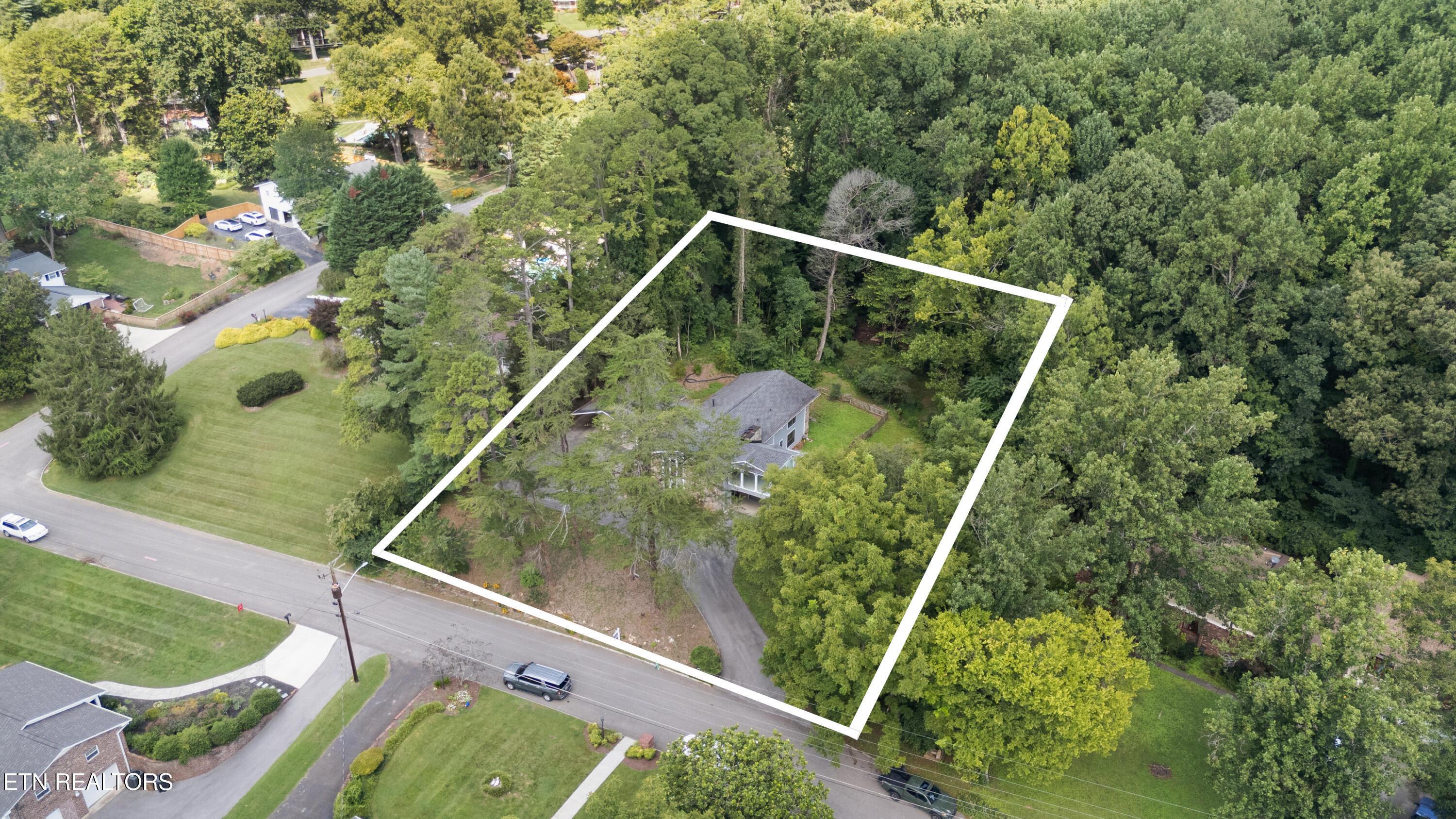 Ainsworth Dr, Knoxville, TN 37909