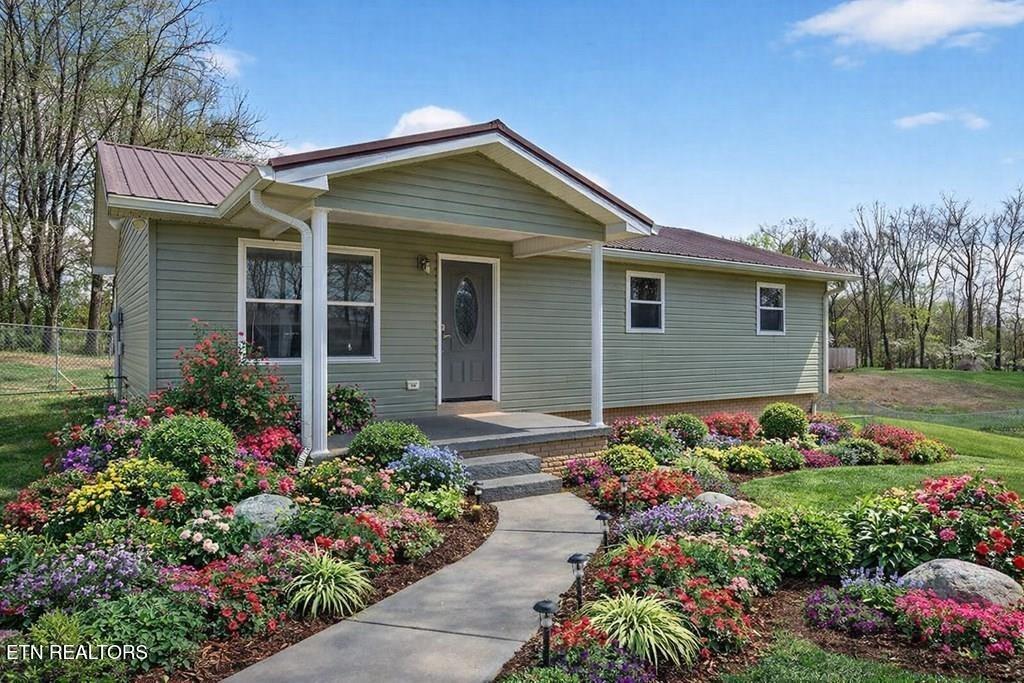 Heather Dr, Sparta, TN 38583