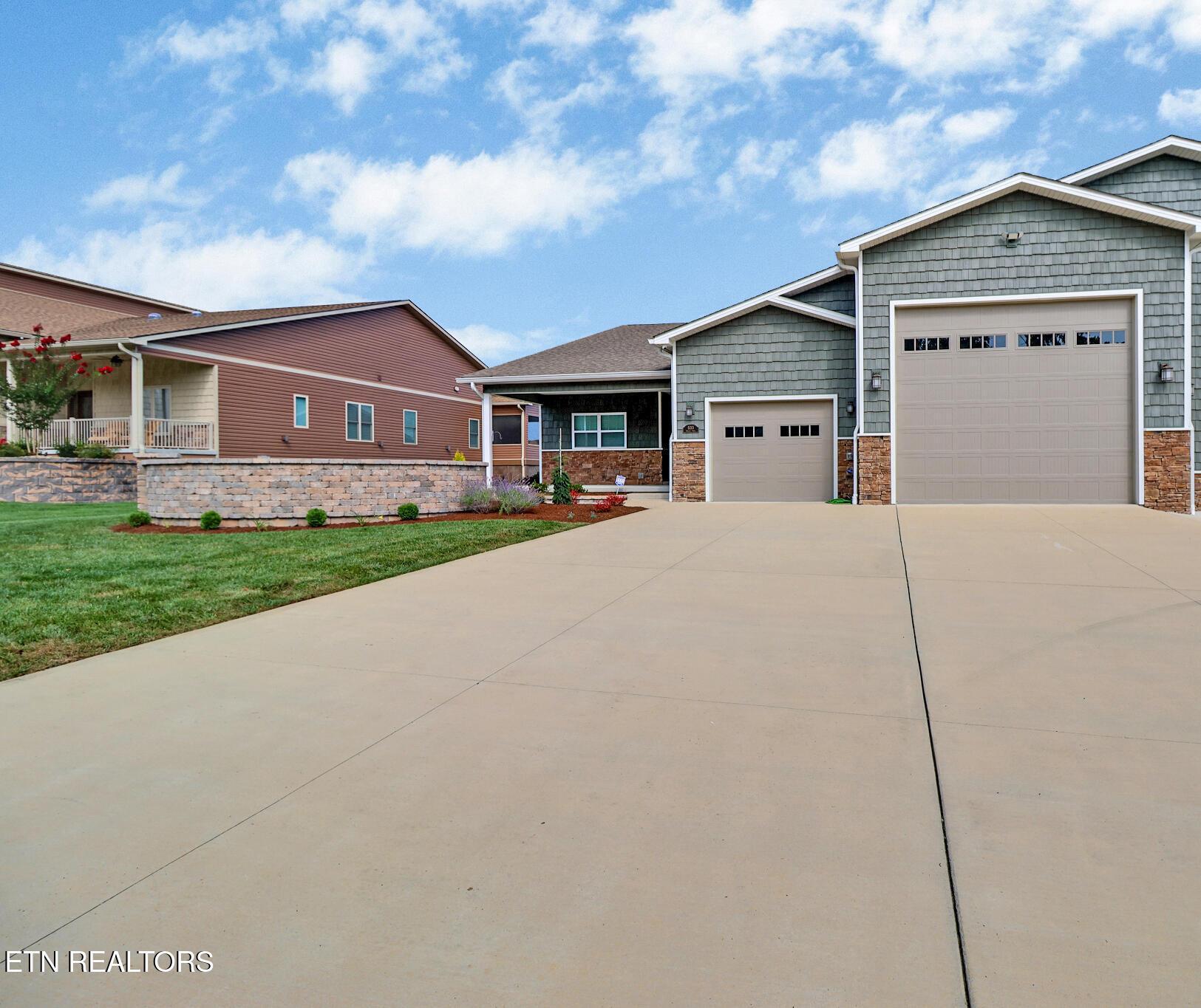 Holly Tree Dr, Crossville, TN 38555