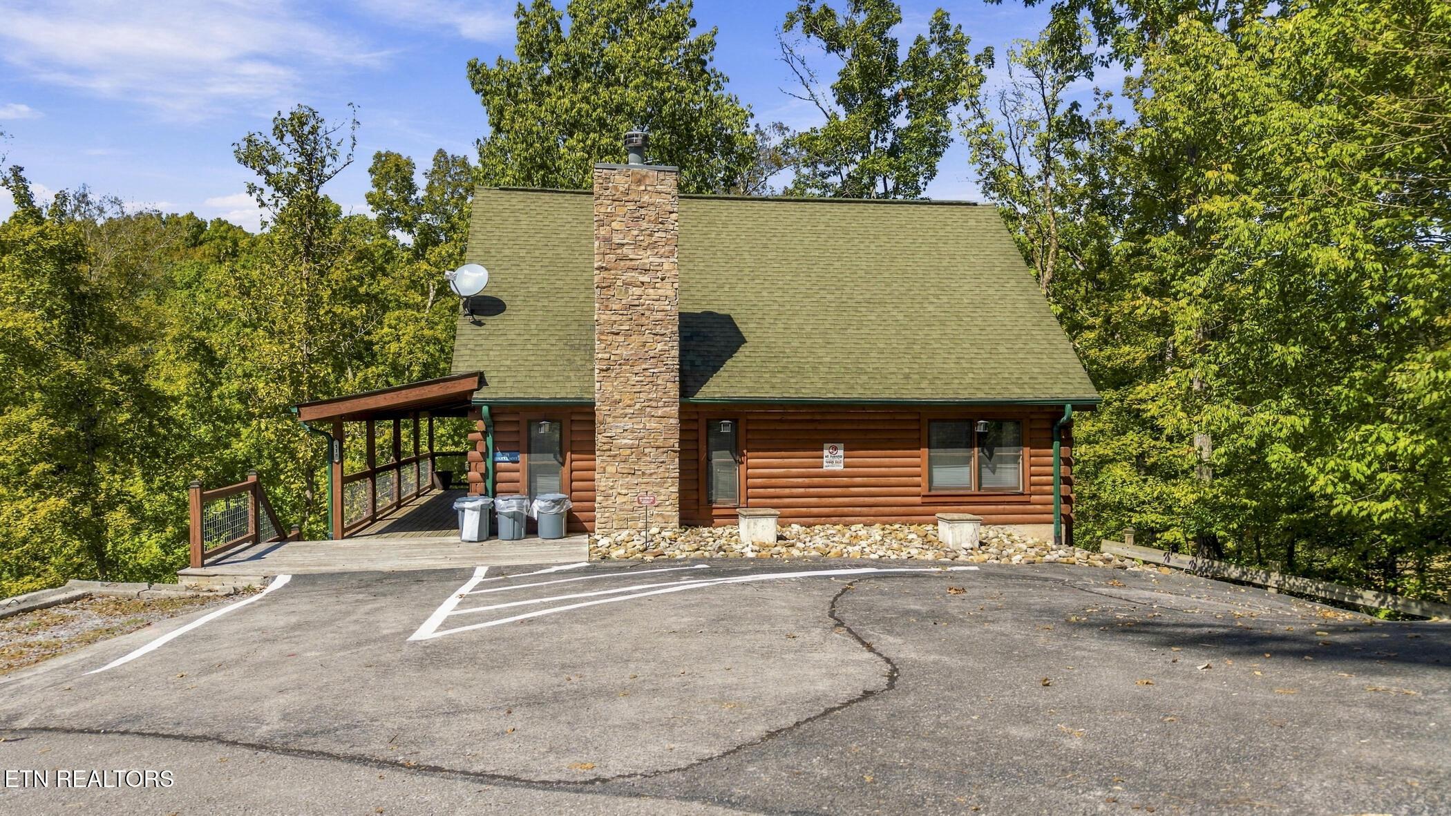 Daryl Way, Sevierville, TN 37876