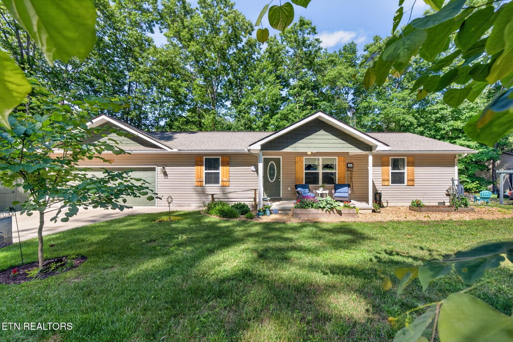 Topez Dr, Crossville, TN 38572