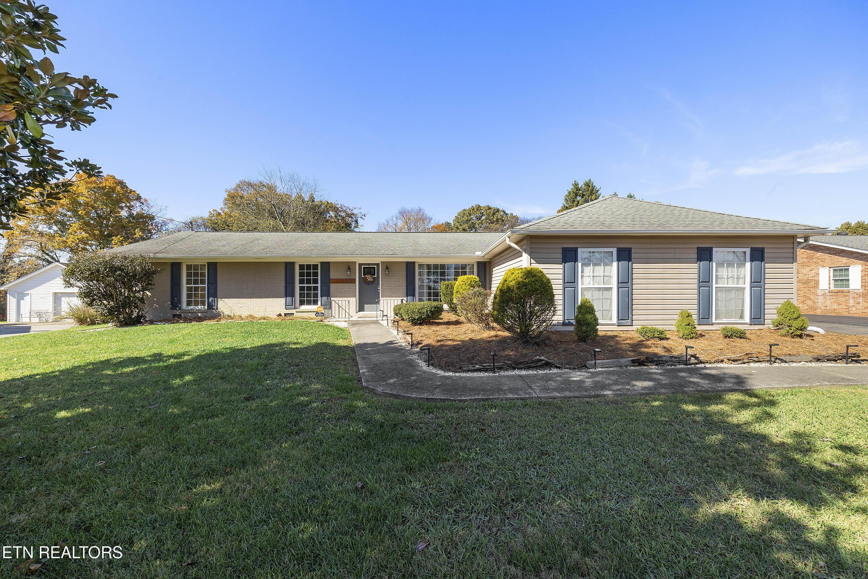Calloway Cir, Lenoir City, TN 37772