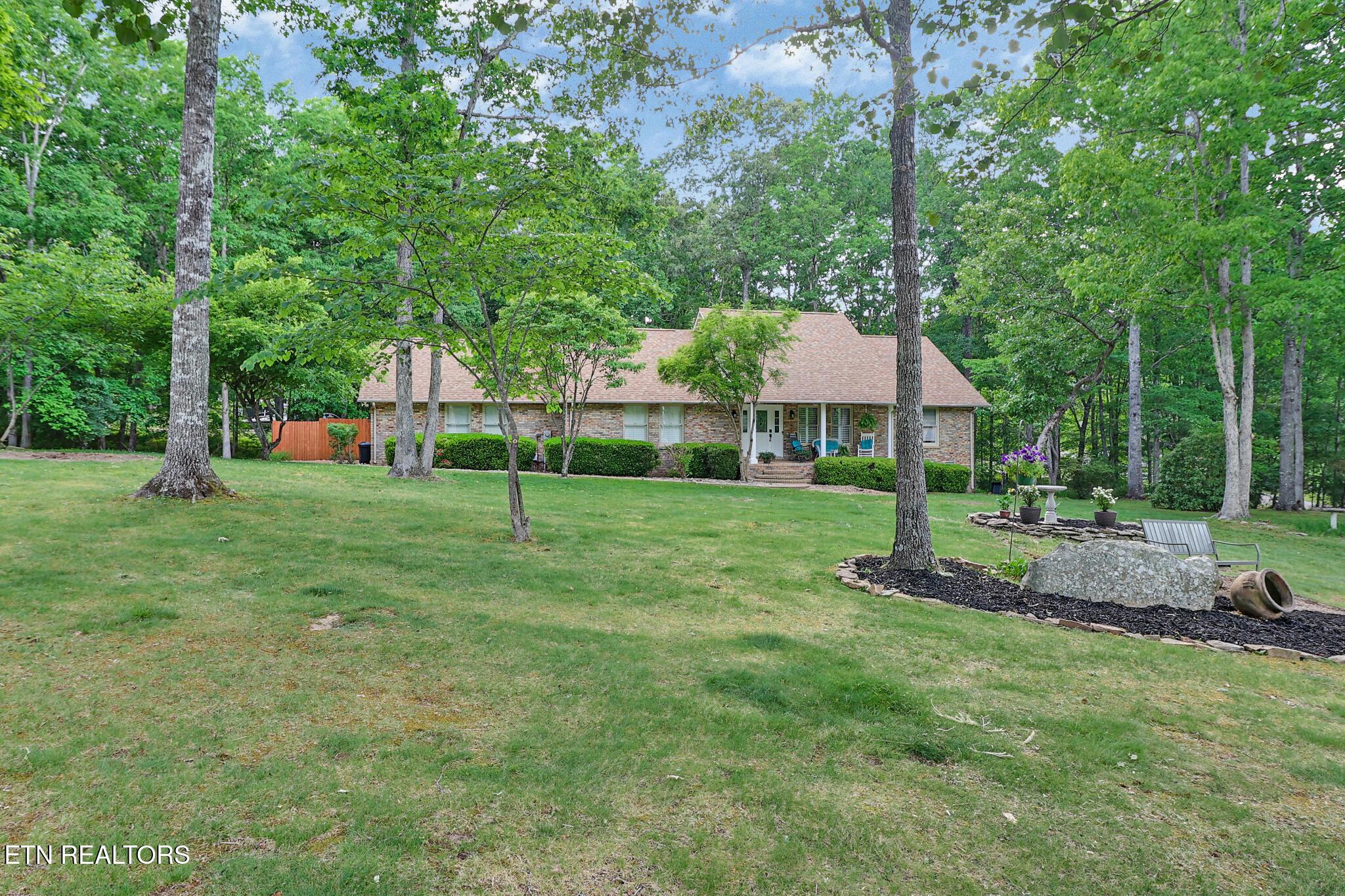 Laurel Cir, Crossville, TN 38555