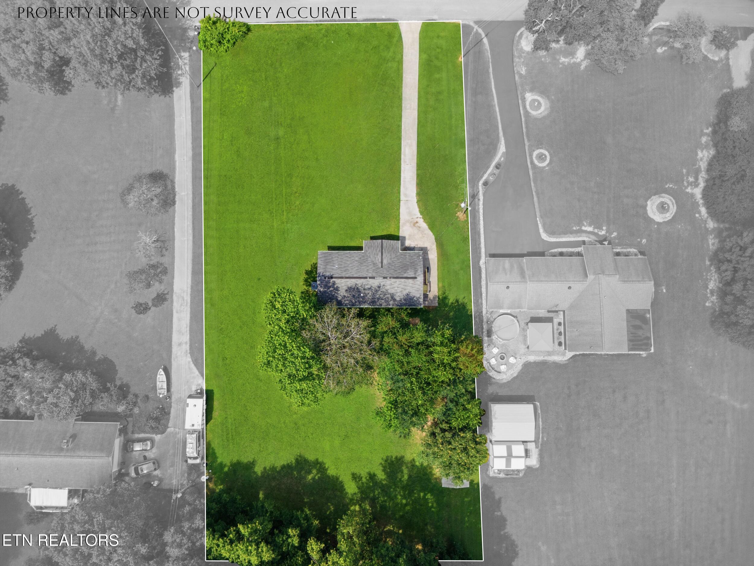 Selma St, Lenoir City, TN 37771