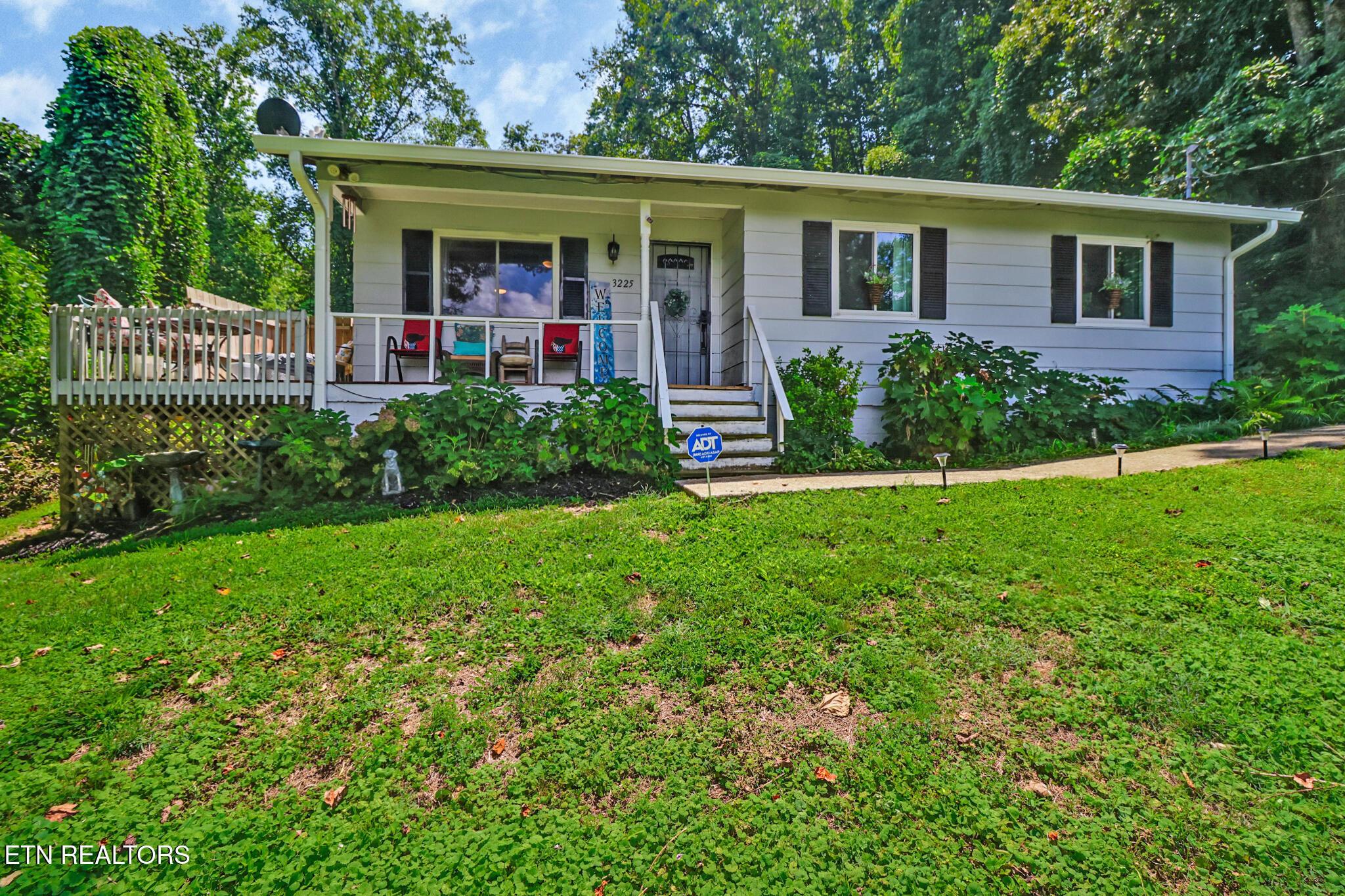 W Wolf Valley Rd, Clinton, TN 37716