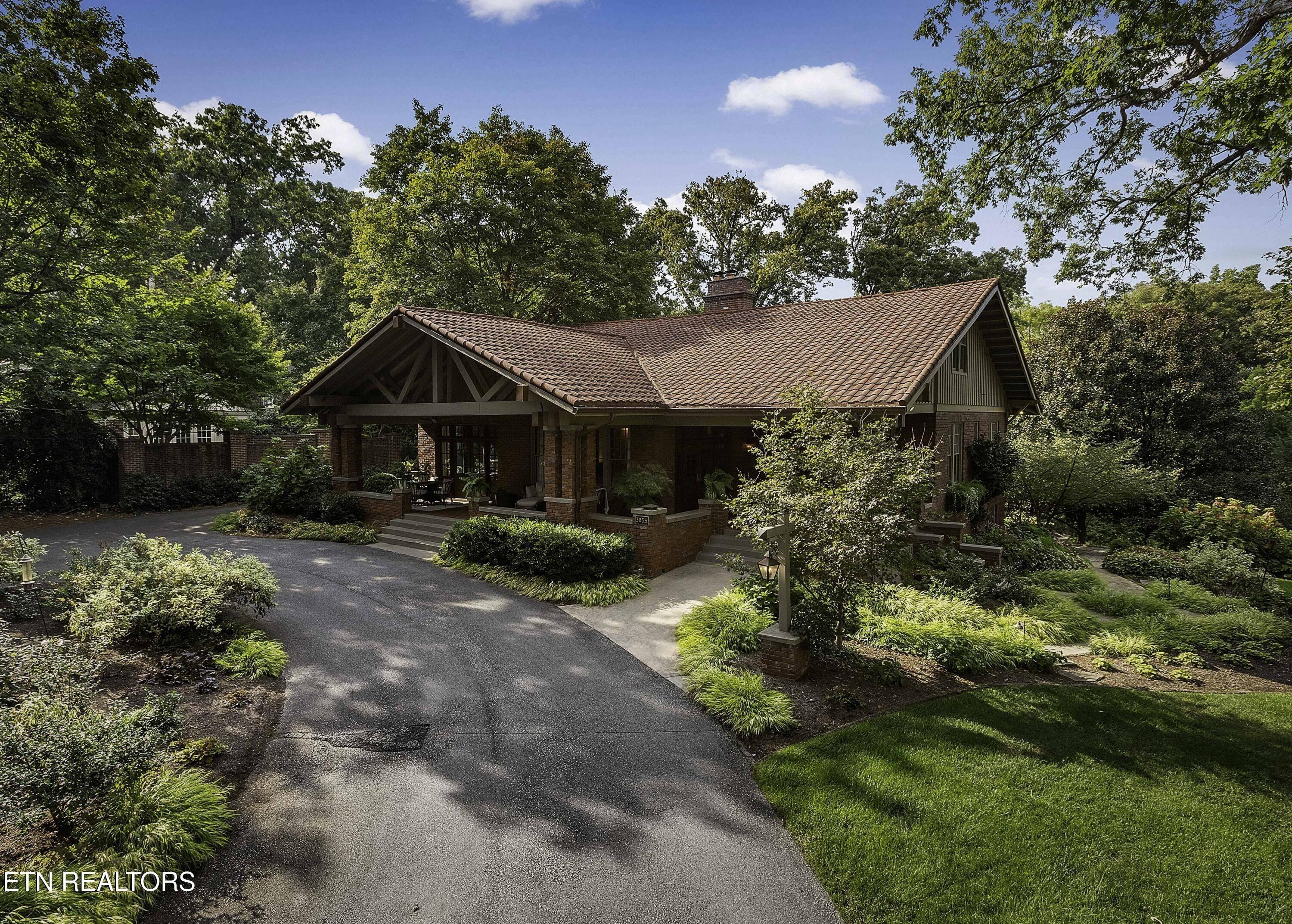 Kingston Pike, Knoxville, TN 37919