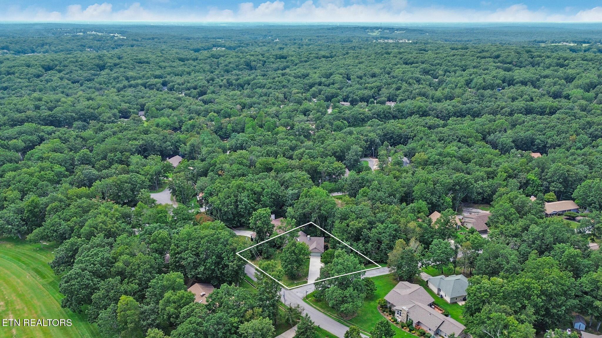 Morris Ln, Crossville, TN 38558