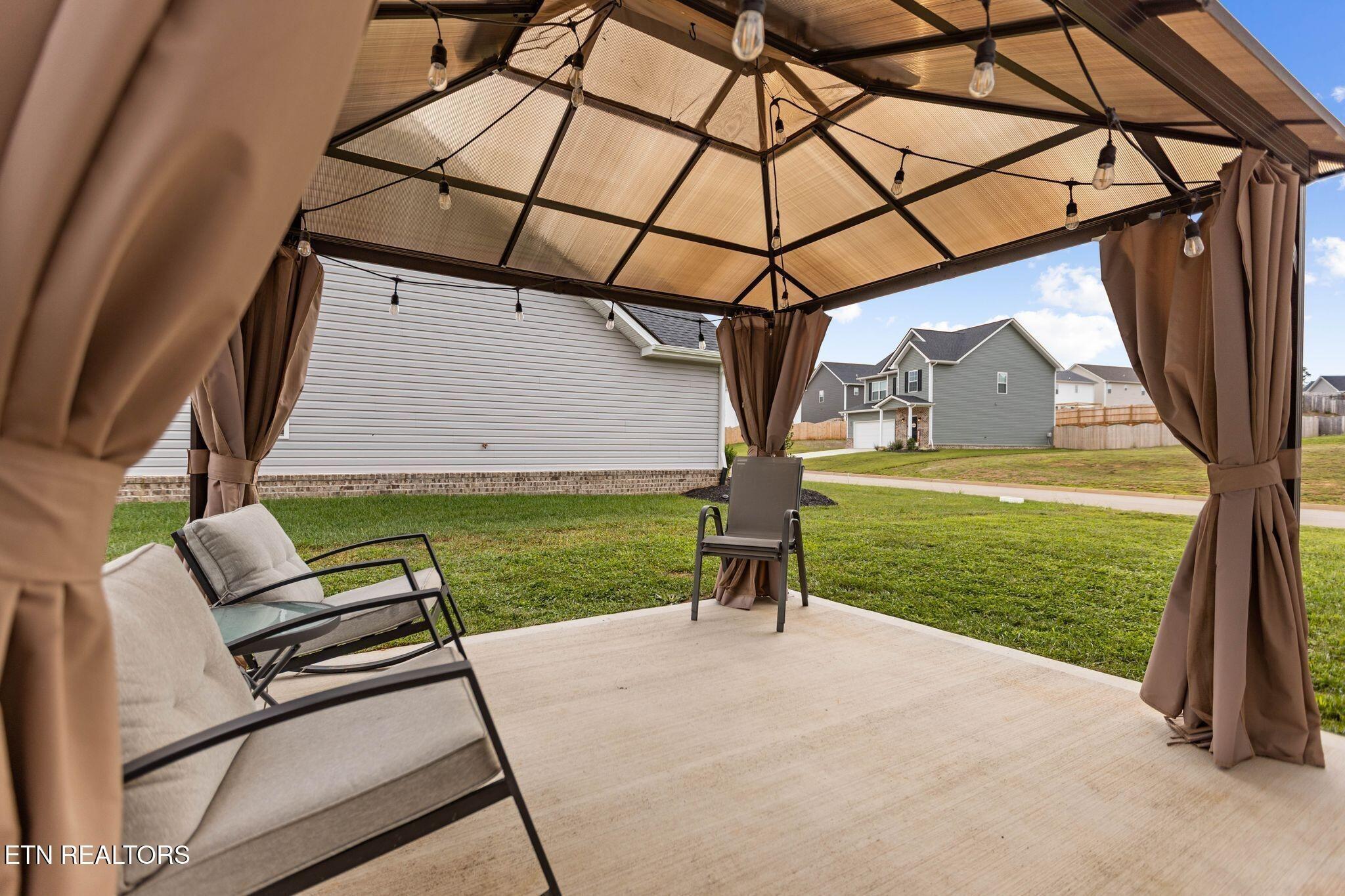 Honey Oaks Rd, Corryton, TN 37721