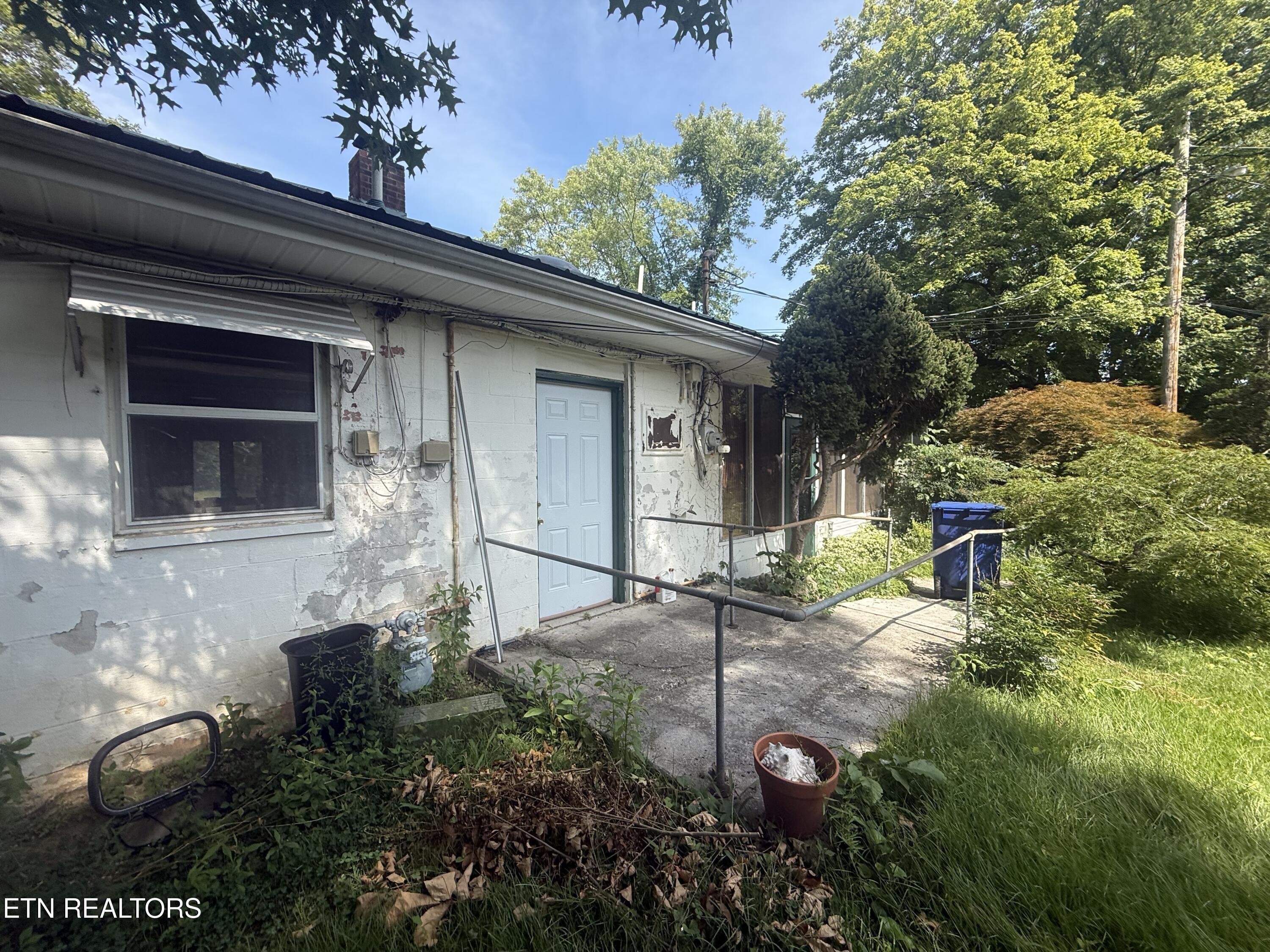 Northwestern Ave, Oak Ridge, TN 37830