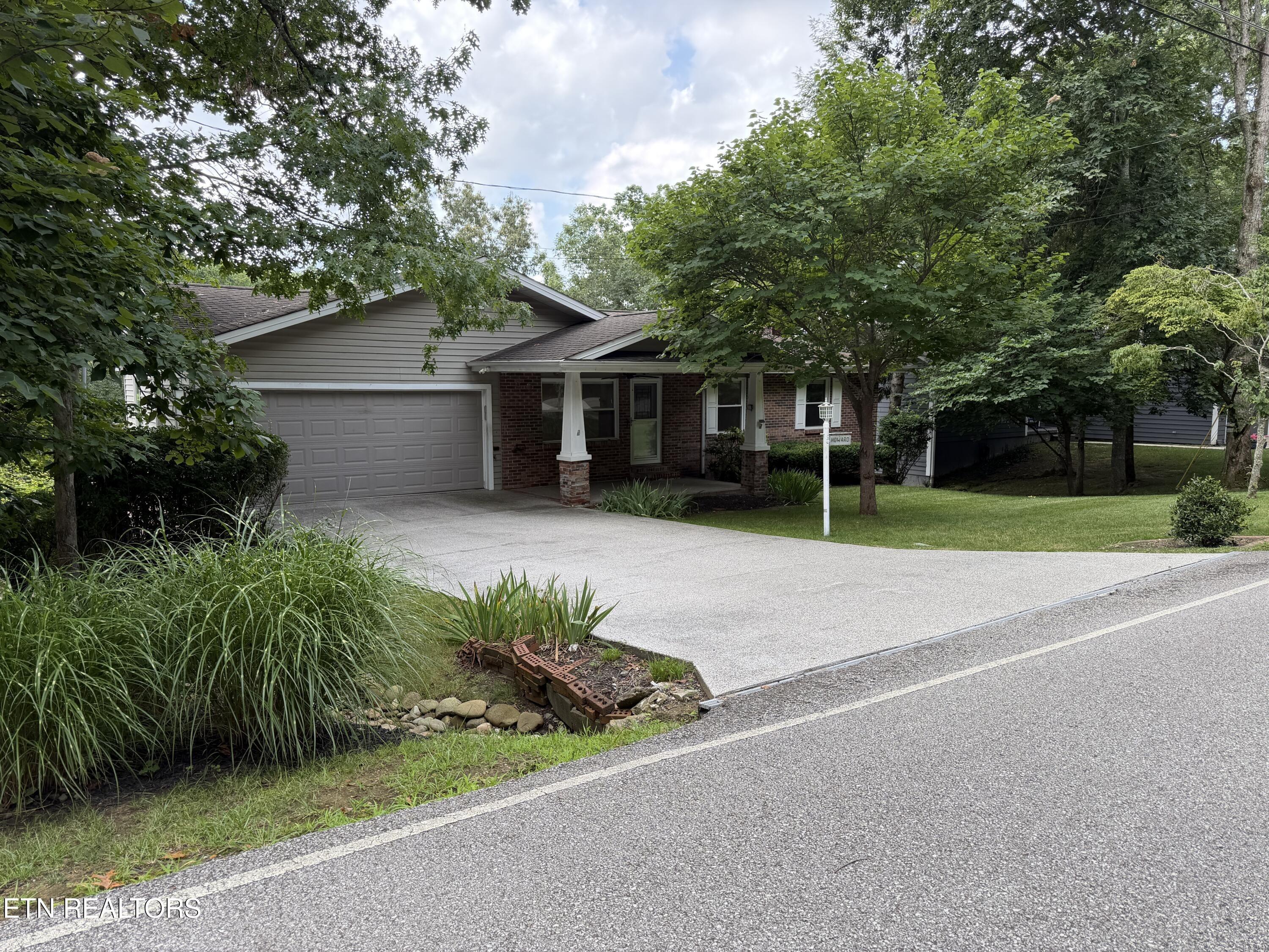 Ivy Brook Ln, Crossville, TN 38558