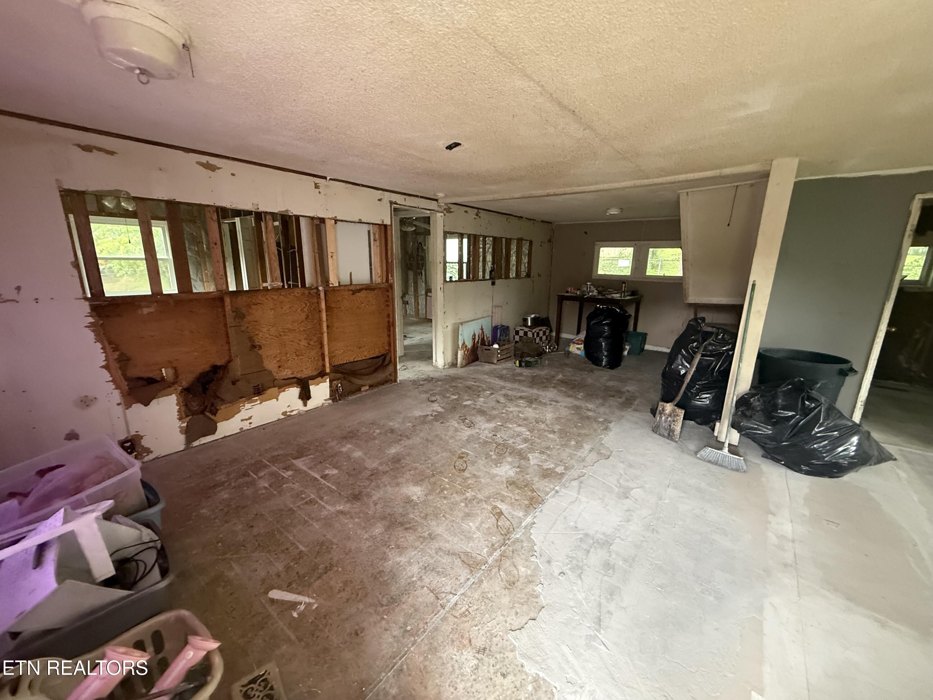Jasper Ln, Oak Ridge, TN 37830