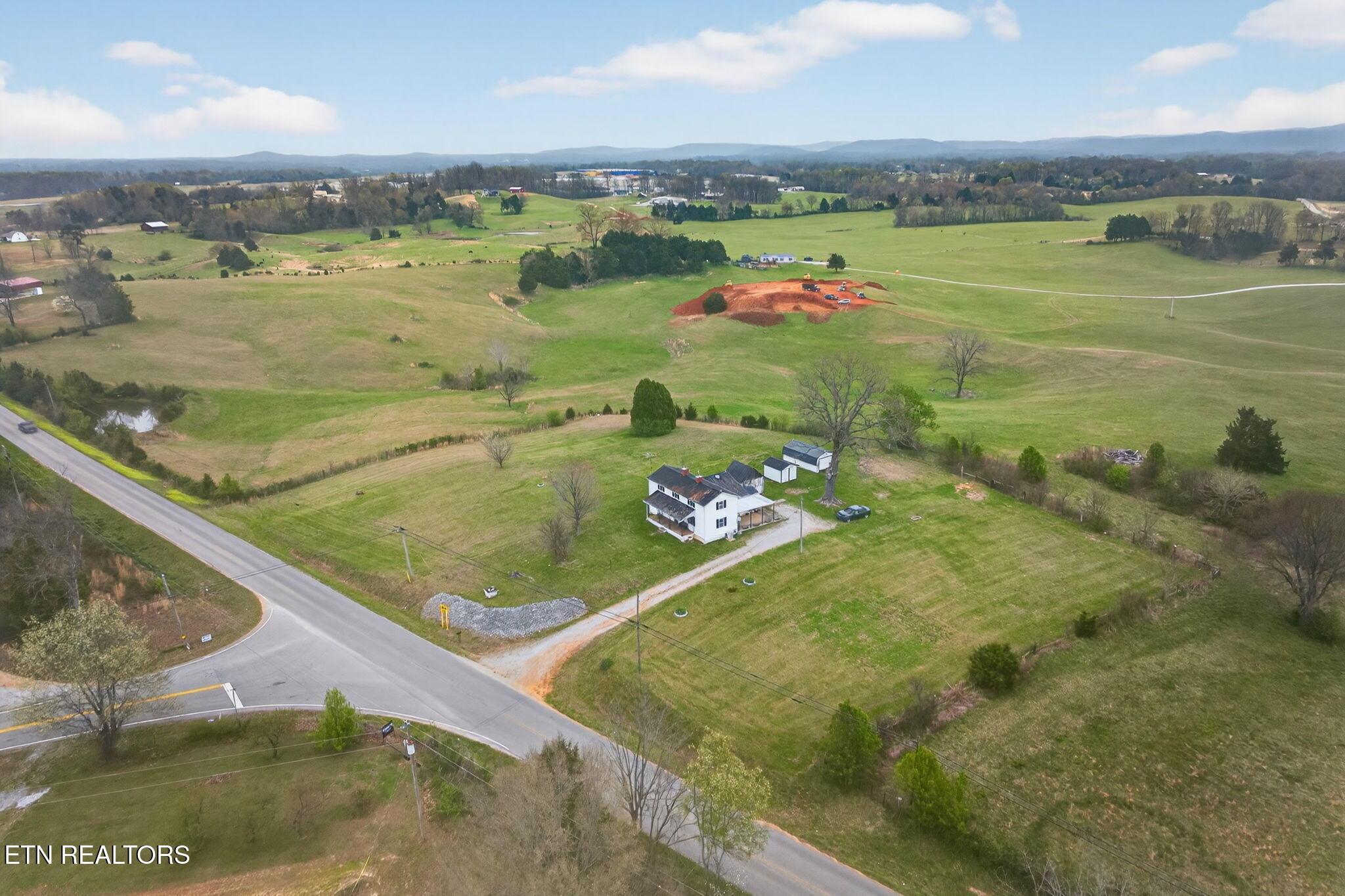 S Bunker Hill Rd, Sparta, TN 38583