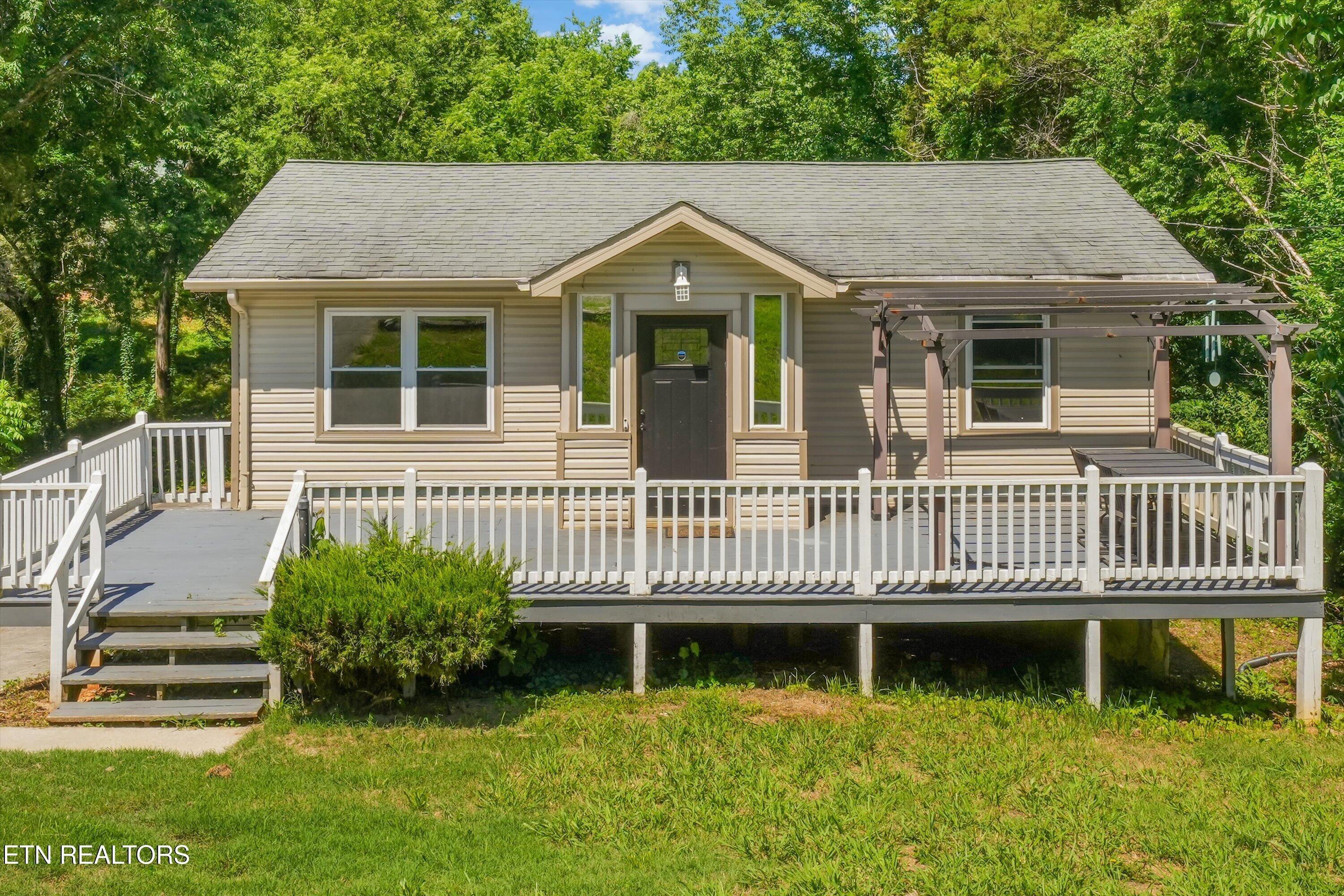 Big Cove Ln, Louisville, TN 37777