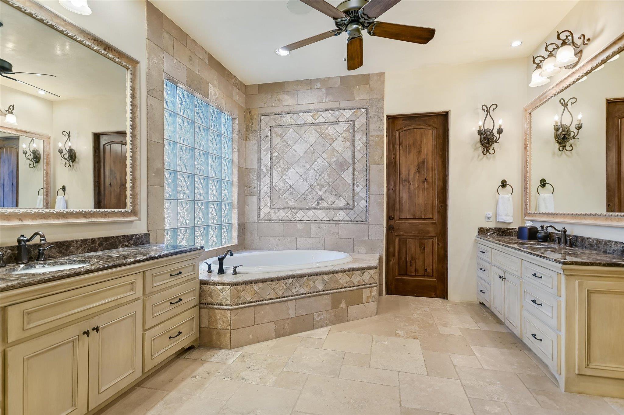 Applehead Island Dr, Horseshoe Bay, TX 78657