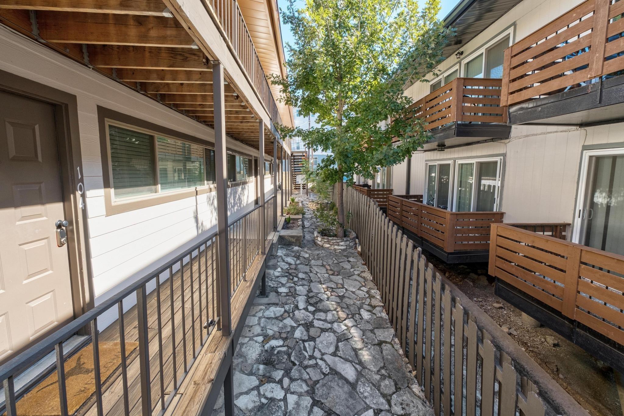 Longview St, Austin, TX 78705