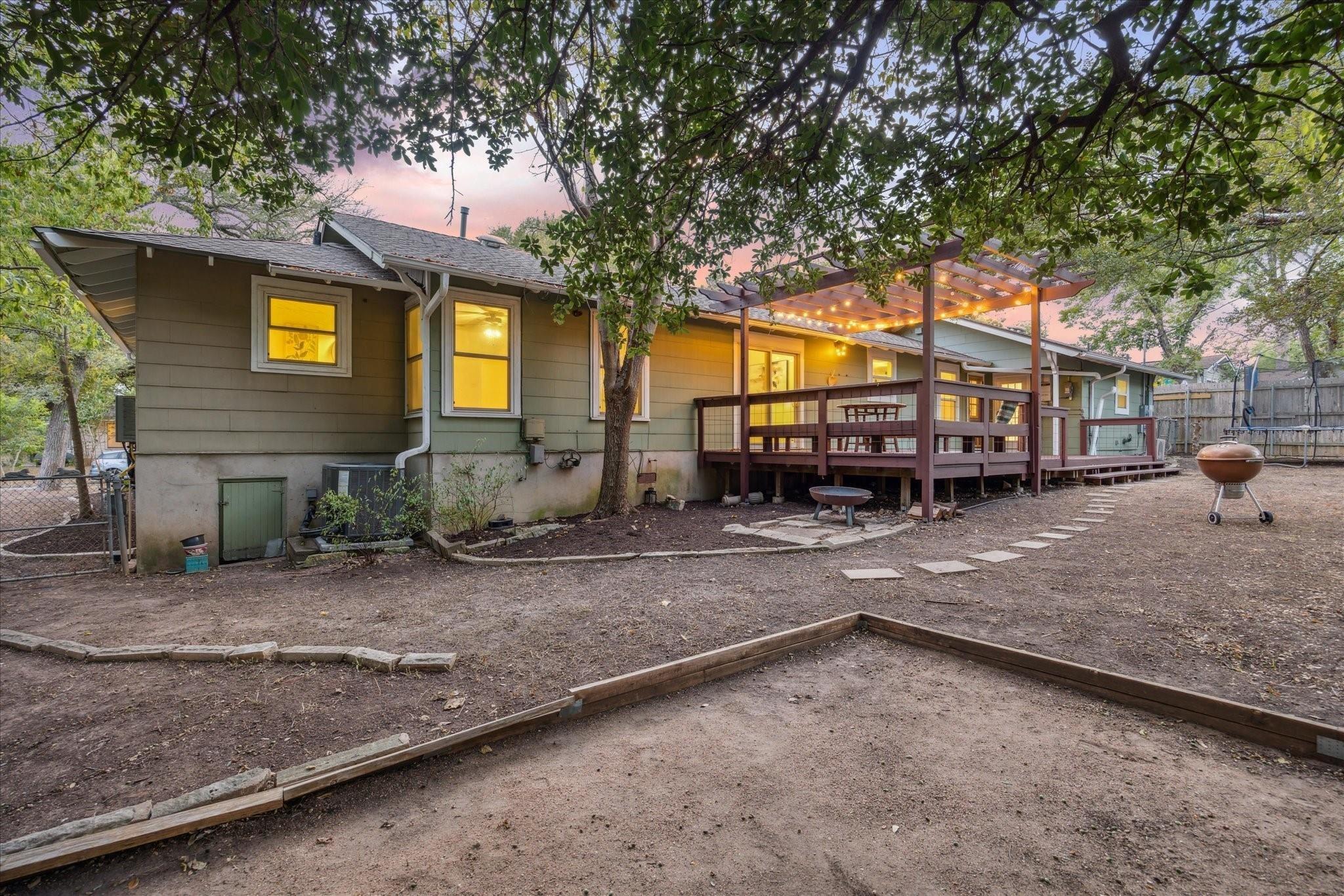 E 39th St, Austin, TX 78722