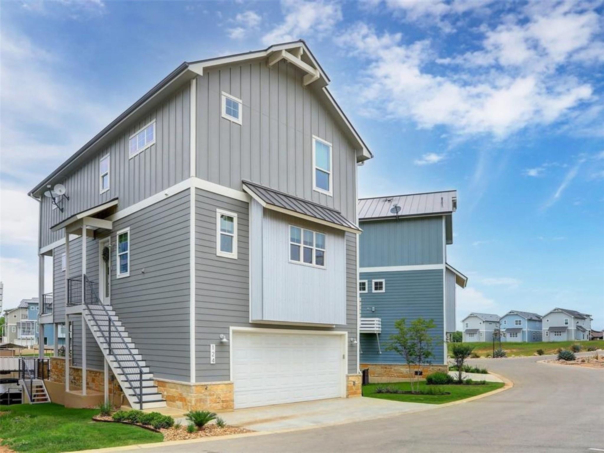 Marina Blf, Kingsland, TX 78639