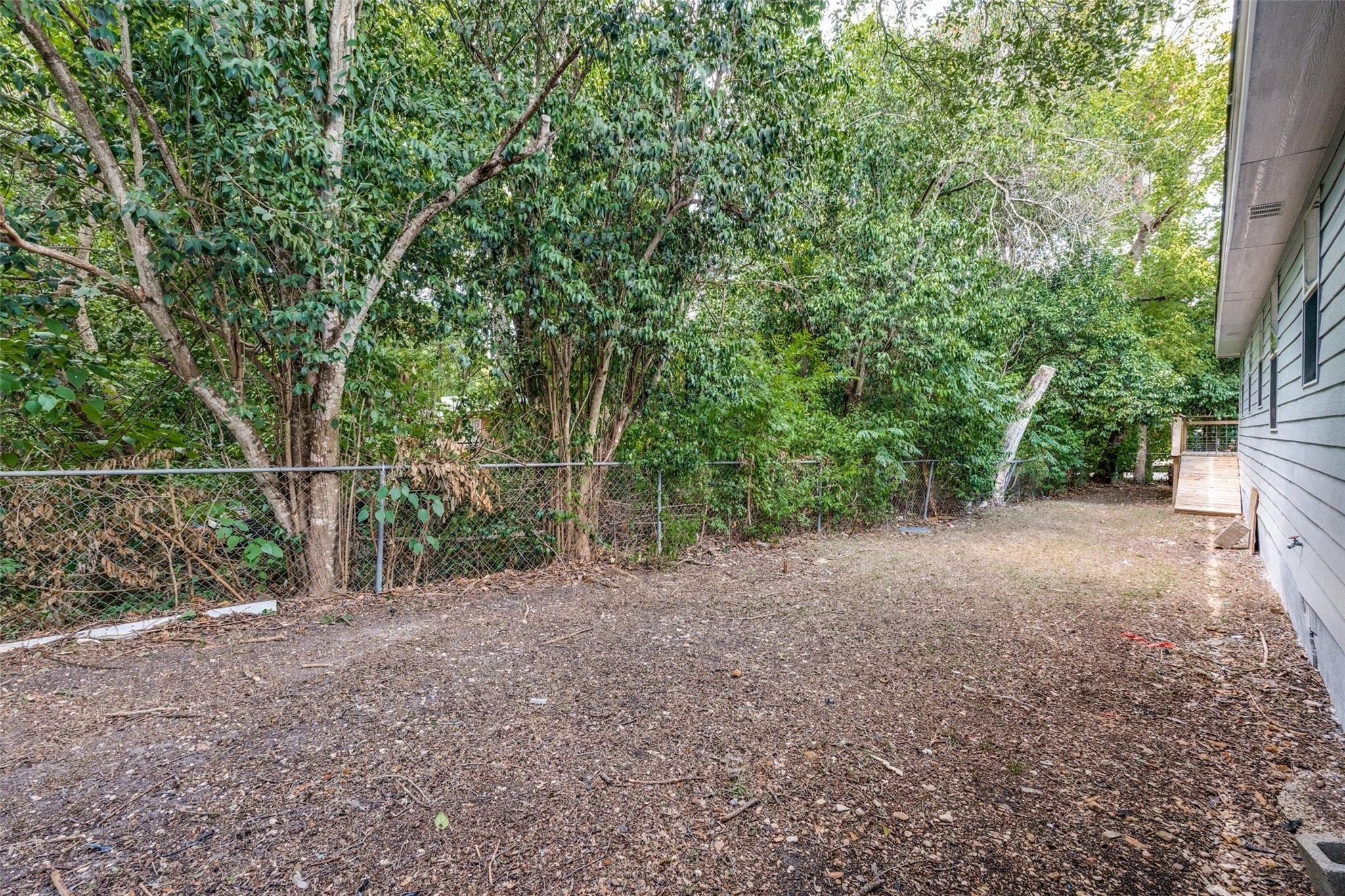 N Blanco St, Lockhart, TX 78644